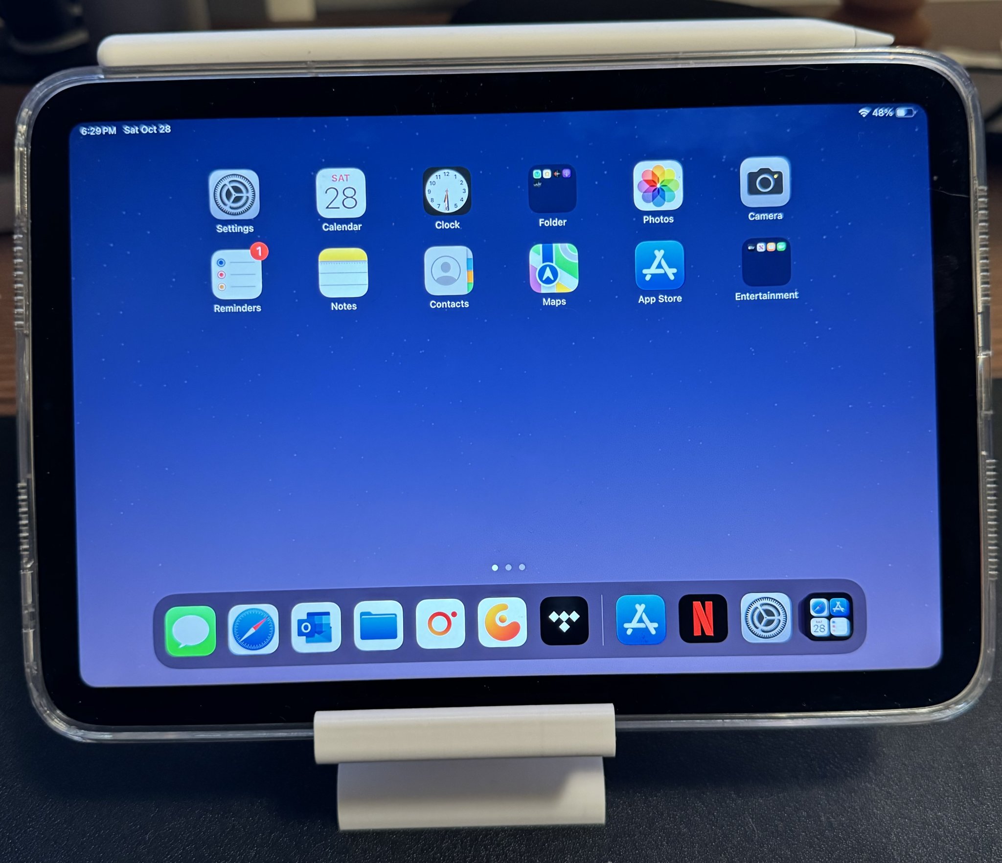 Giá đỡ iPad mini, iPhone, Samsung, Pixel với hỗ trợ cáp sạc