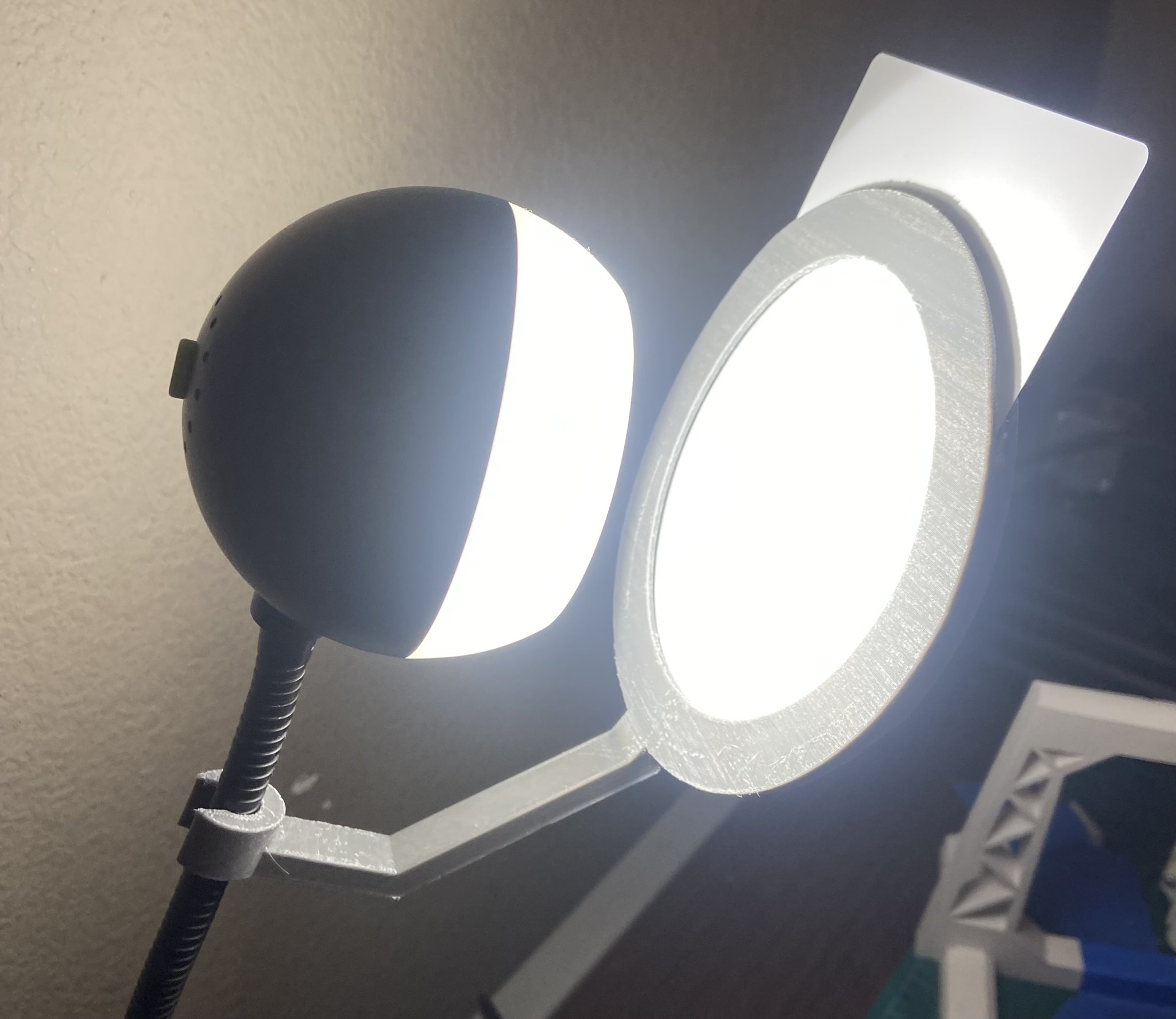 Bộ khuếch tán ánh sáng đơn giản cho đèn bàn