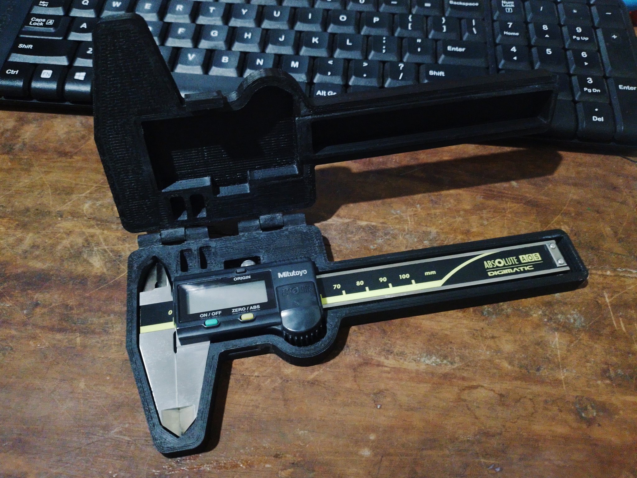 Hộp đựng thước kẹp số Mitutoyo 100mm (Remix)