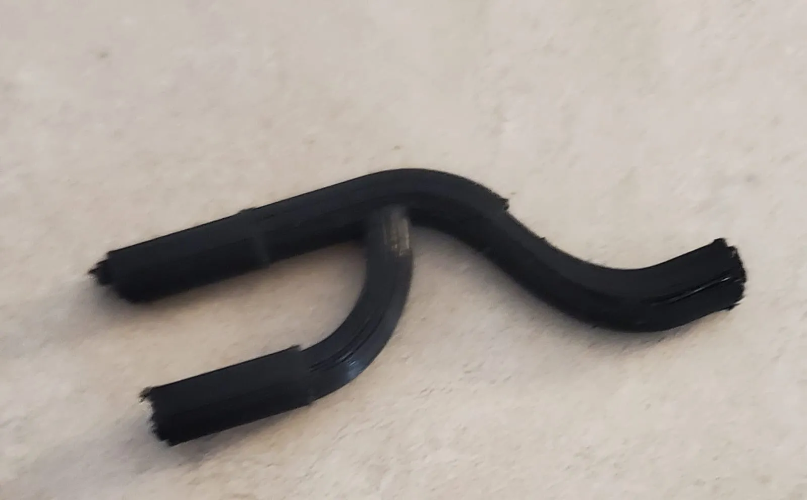 Thiết bị hút thuốc hai điếu cùng lúc