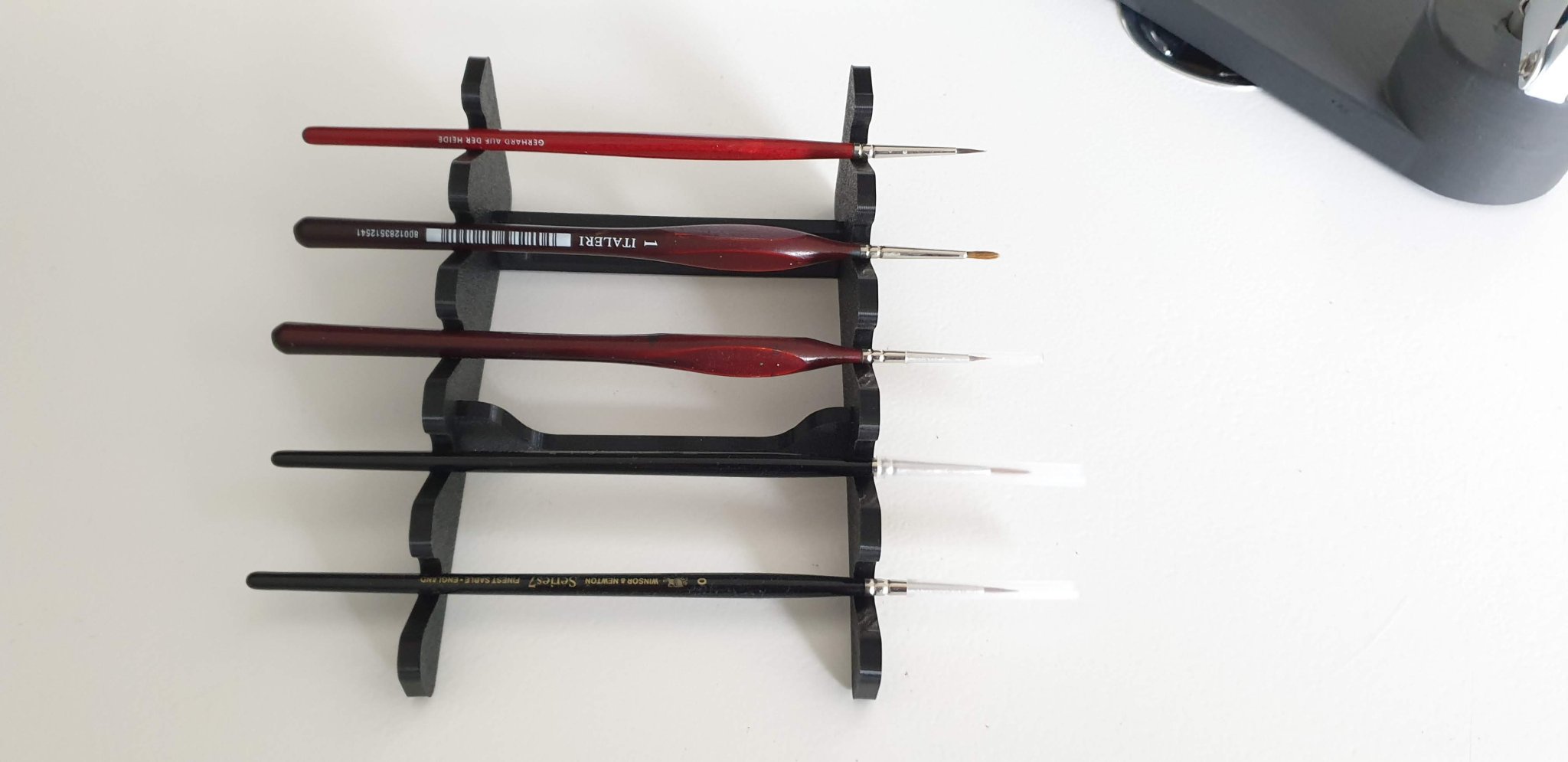 Giá đỡ cọ vẽ nhỏ gọn và tối giản