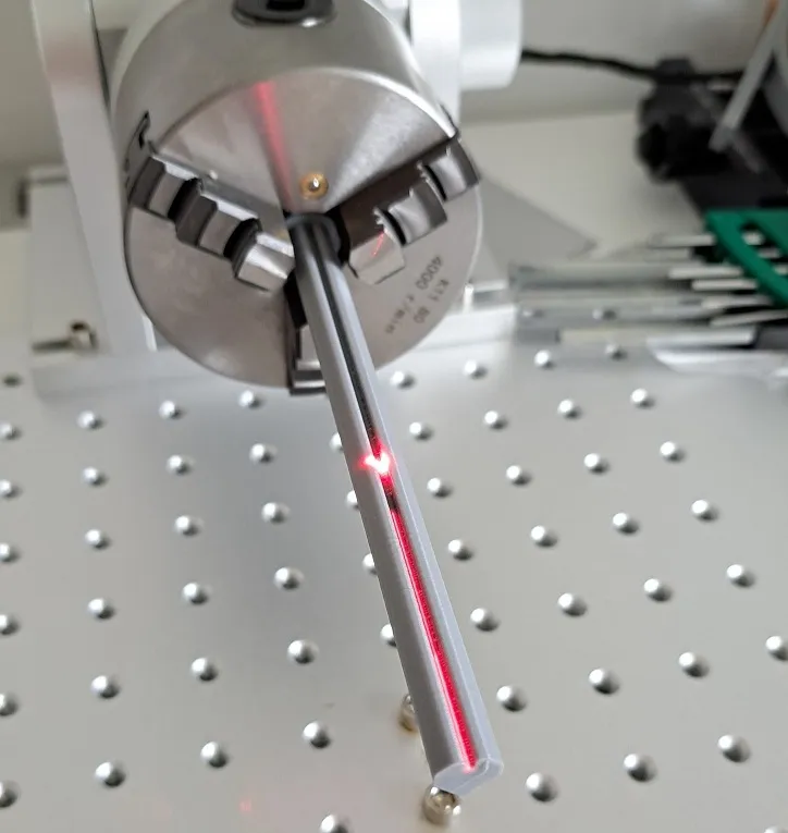 Công cụ căn chỉnh quay laser cho máy laser sợi quang