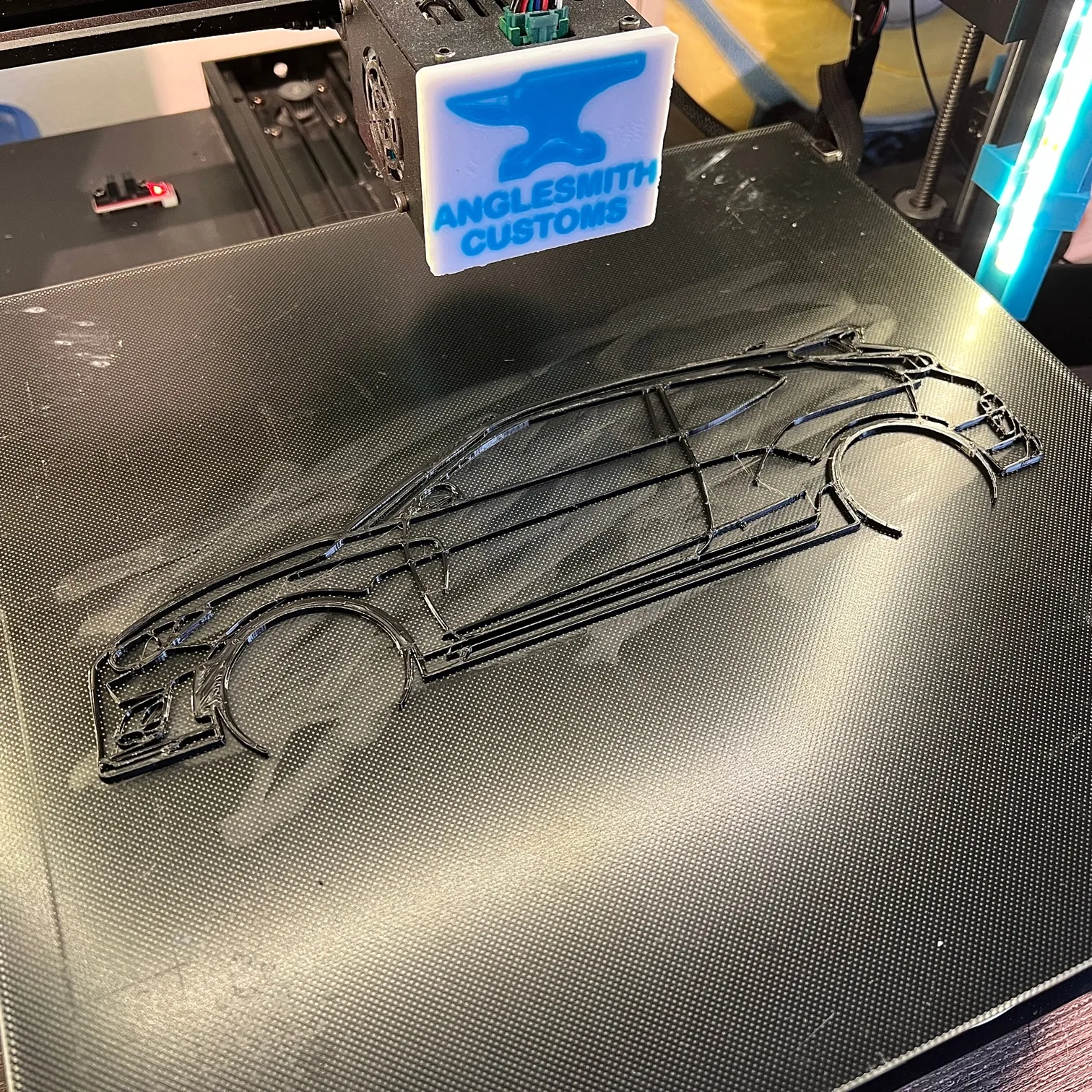 Silhouette đơn giản của Hyundai Veloster N