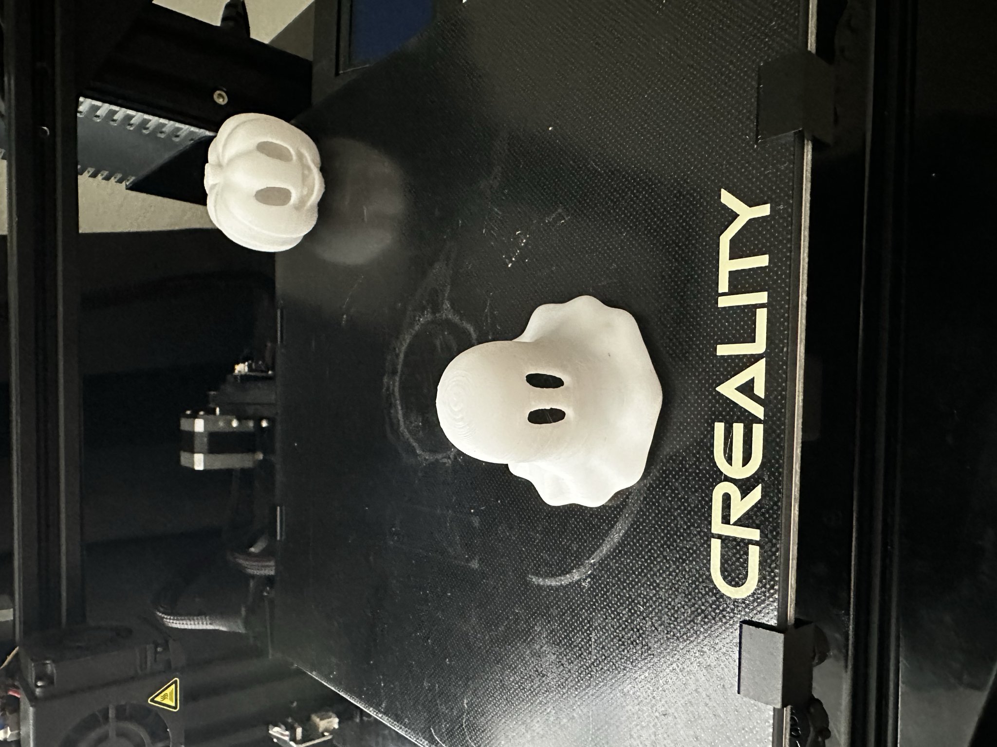 Trang trí ma quái tối giản với chỗ để đèn tealight