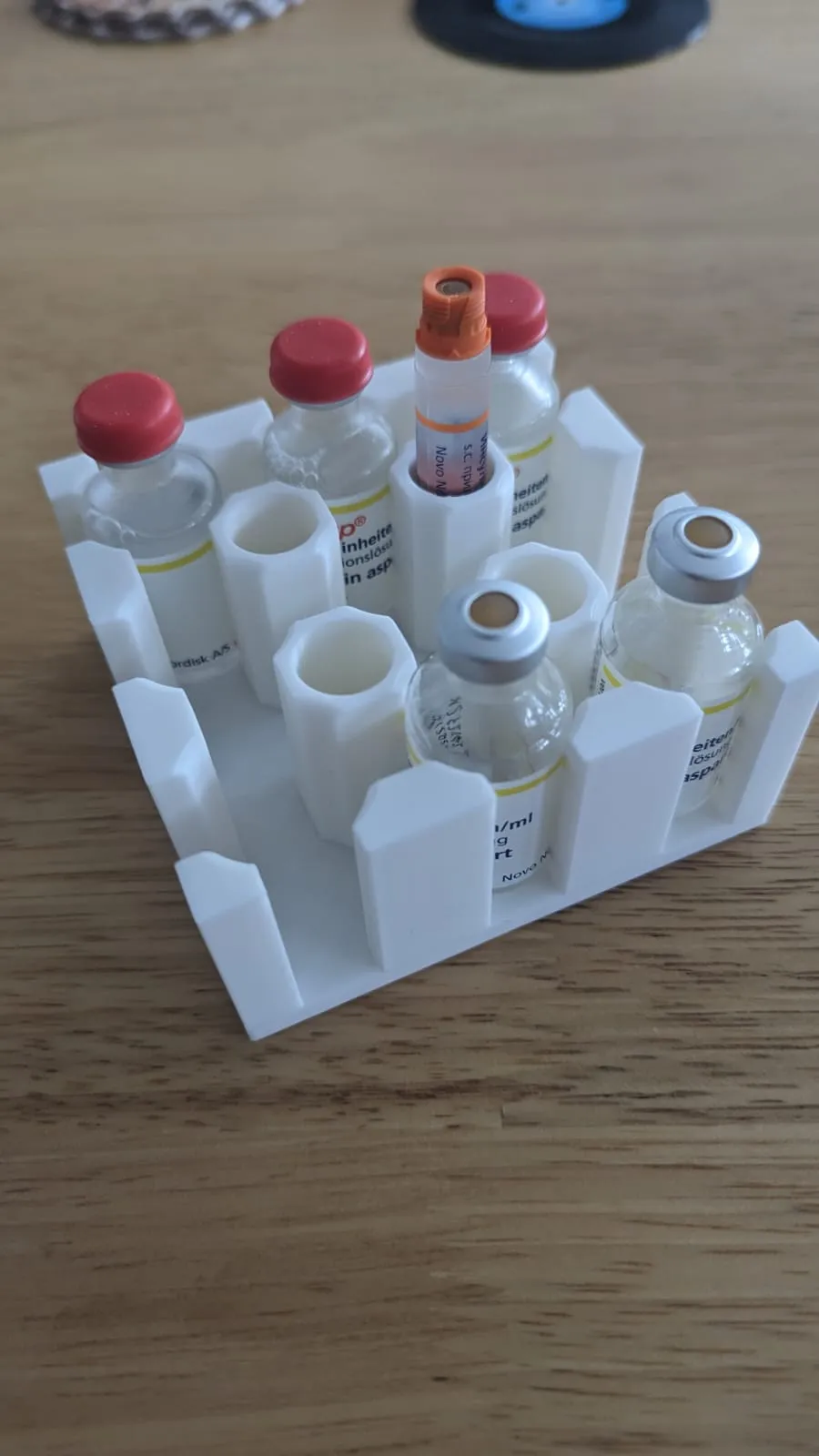 Giá đỡ insulin in 3D an toàn và tiện lợi