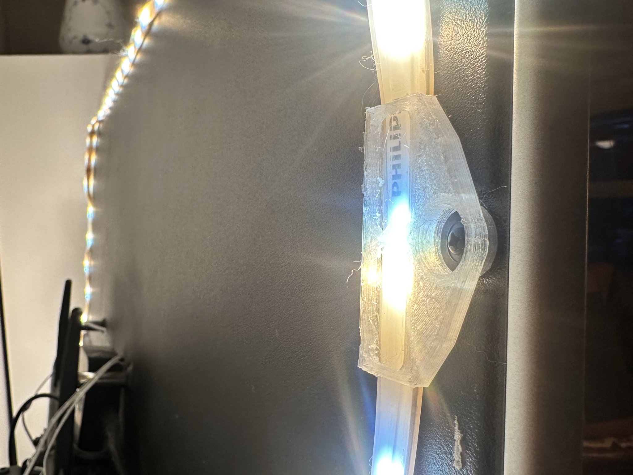 Giá đỡ đèn LED Hue cho TV và các bề mặt khác