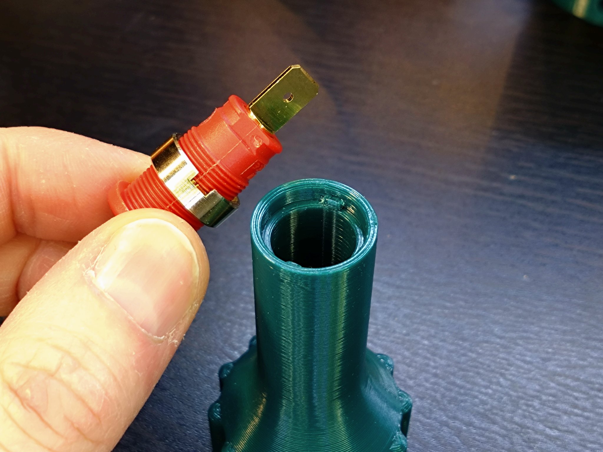 Công cụ vặn đai ốc cho ổ cắm chuối 4 mm