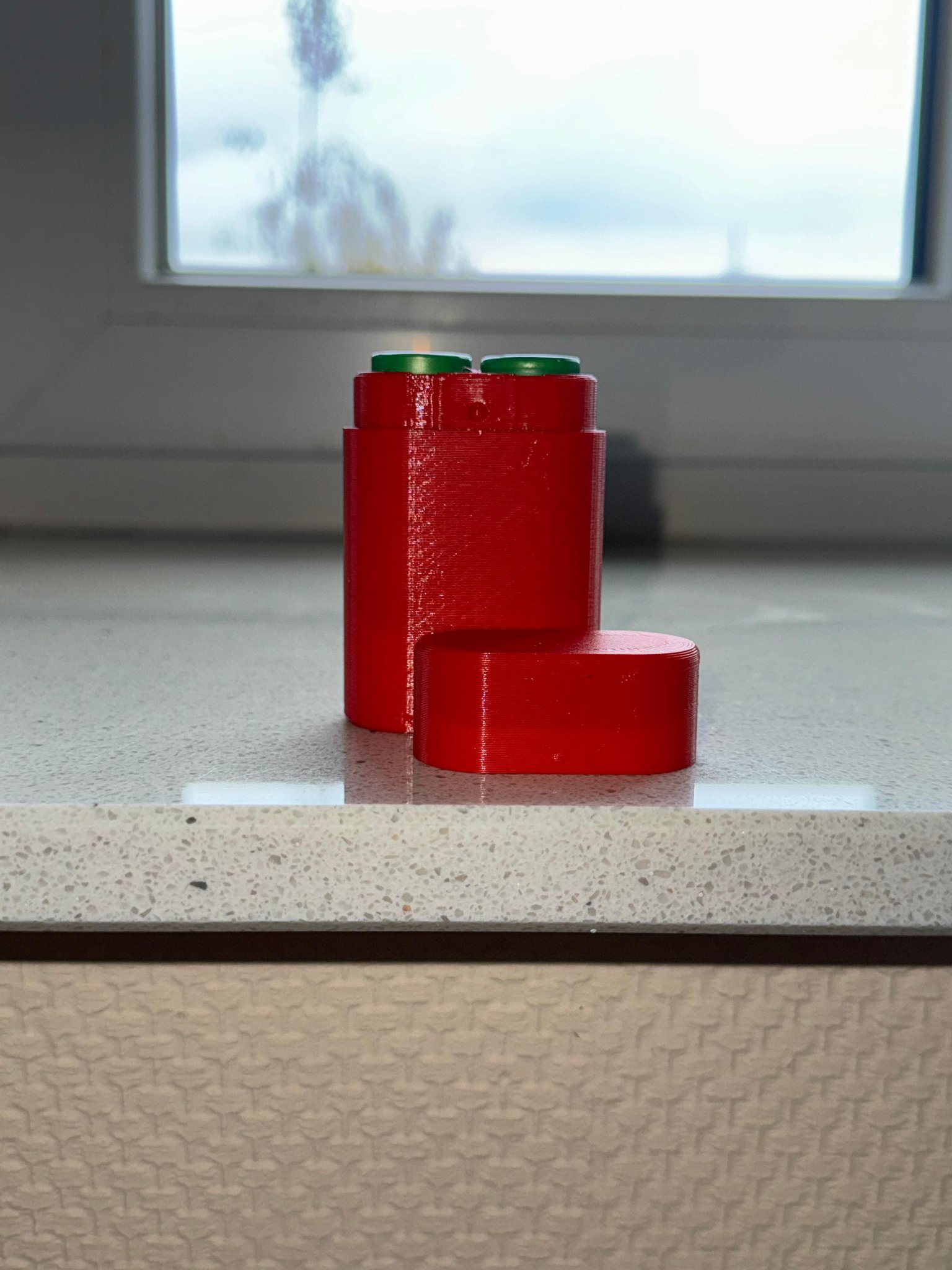 Hộp pin an toàn cho 2 viên pin Lithium-Ion 18650