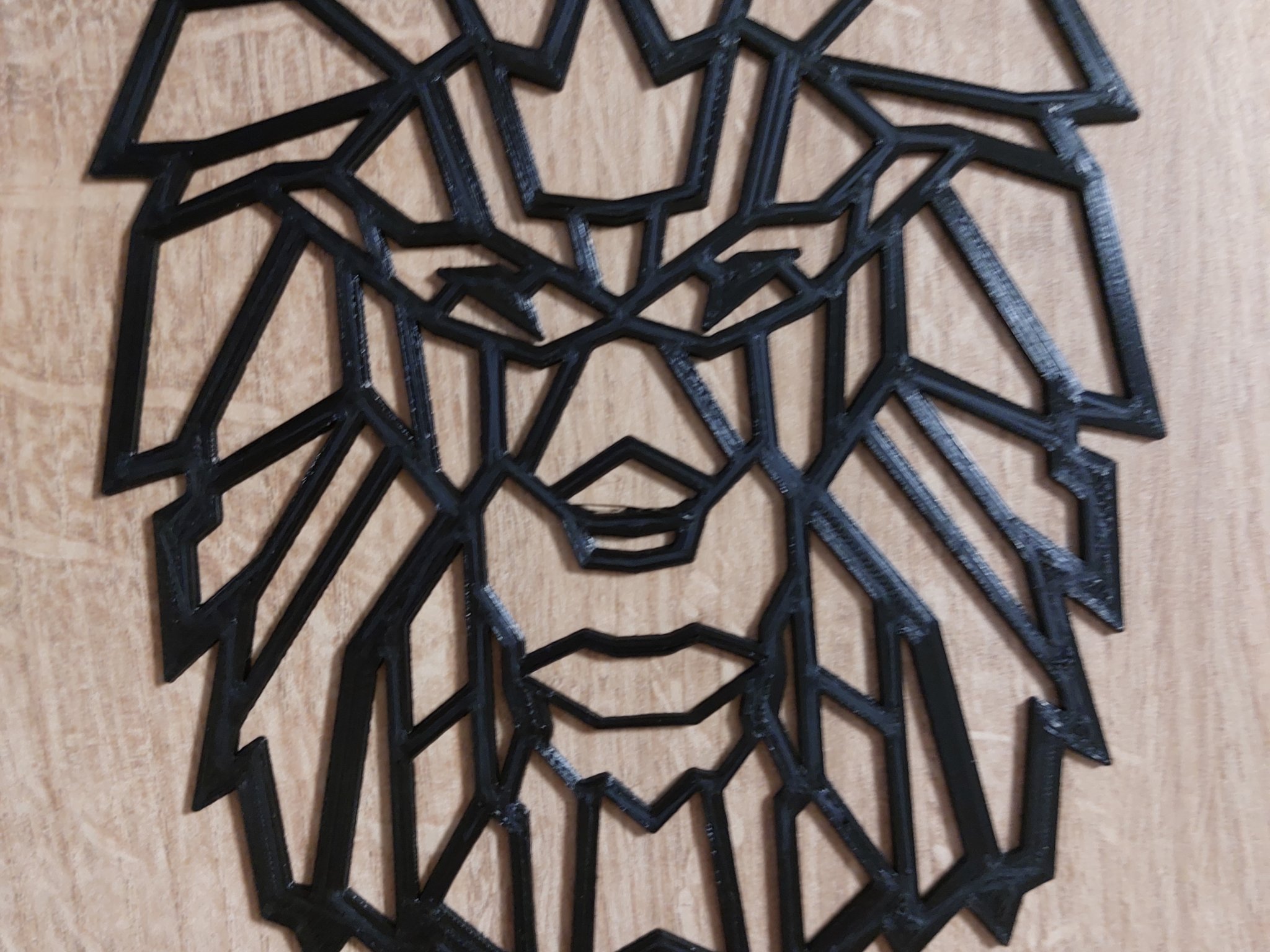 Đầu sư tử phong cách low poly treo tường