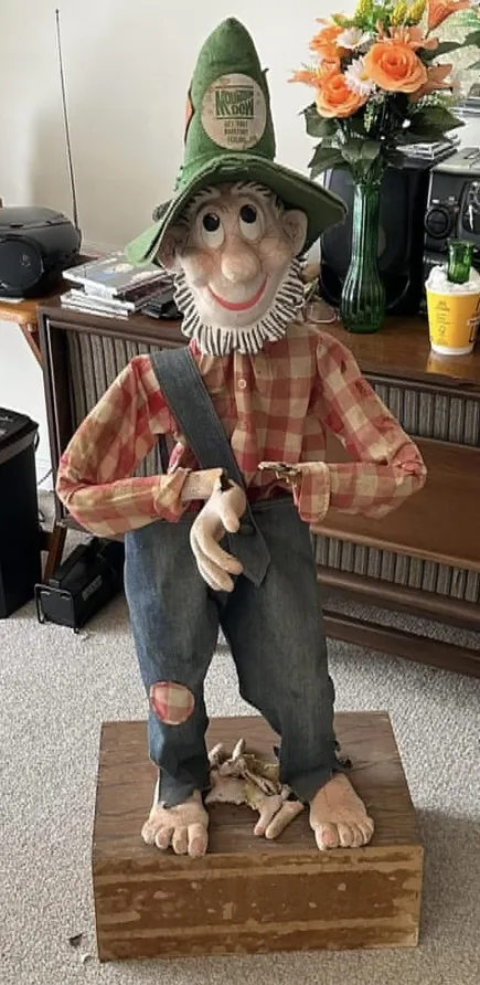 Thay thế tay cho mô hình Mt Dew Willie the Hillbilly năm 1960