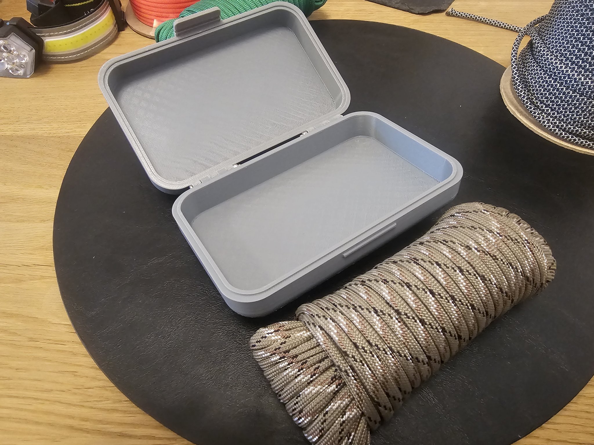 Hộp nhỏ 135*85*40 cho tổ chức và sinh tồn