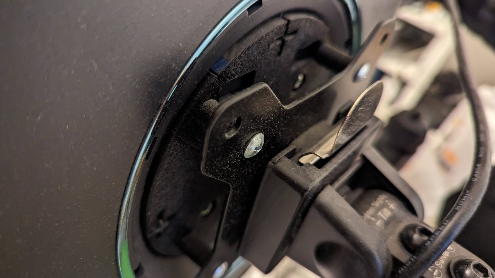 Giảm kích thước đế VESA từ 50x50 lên 75x75 cho màn hình Samsung...