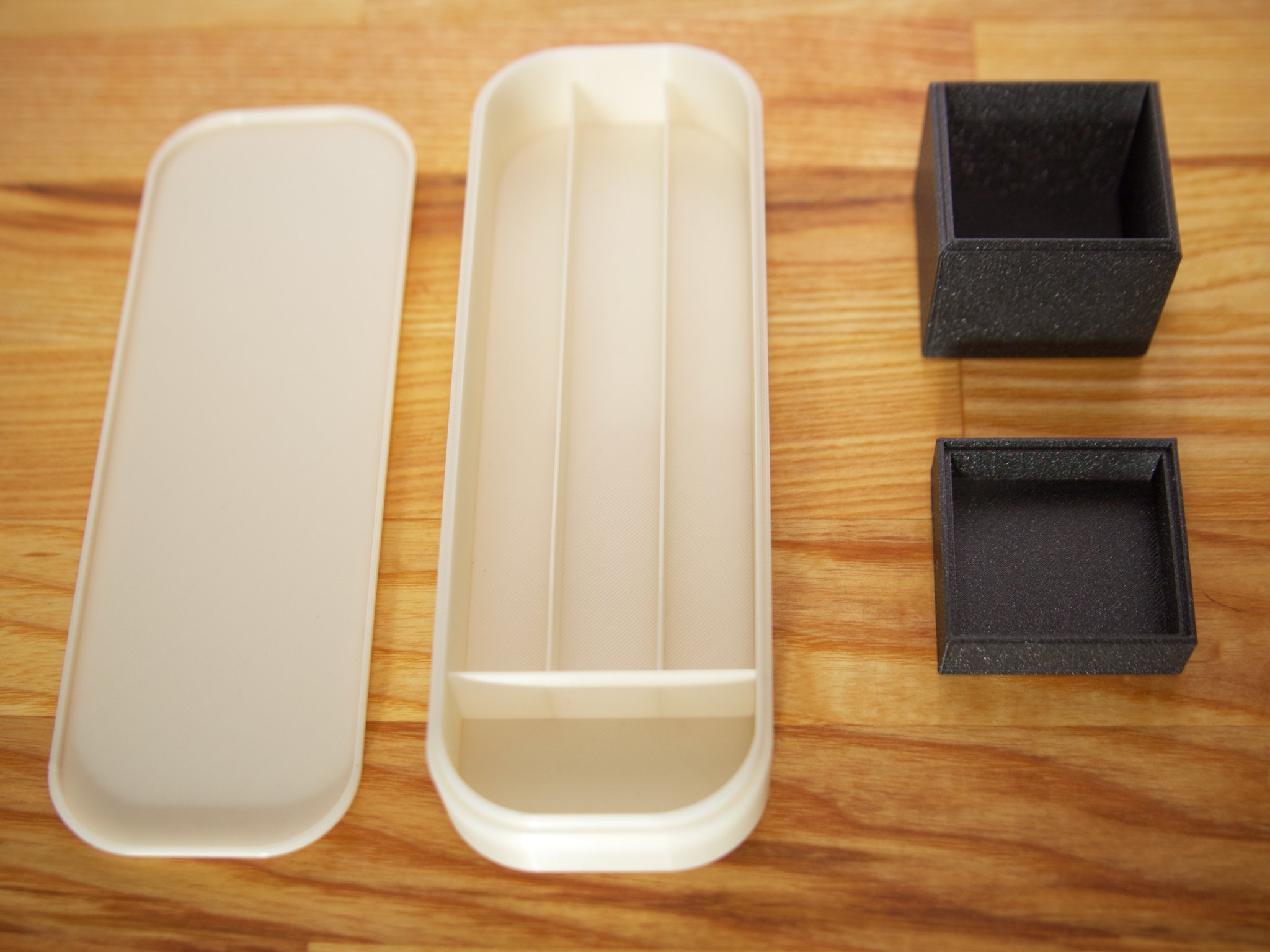 Hộp bút chì phân chia có nắp tùy chỉnh