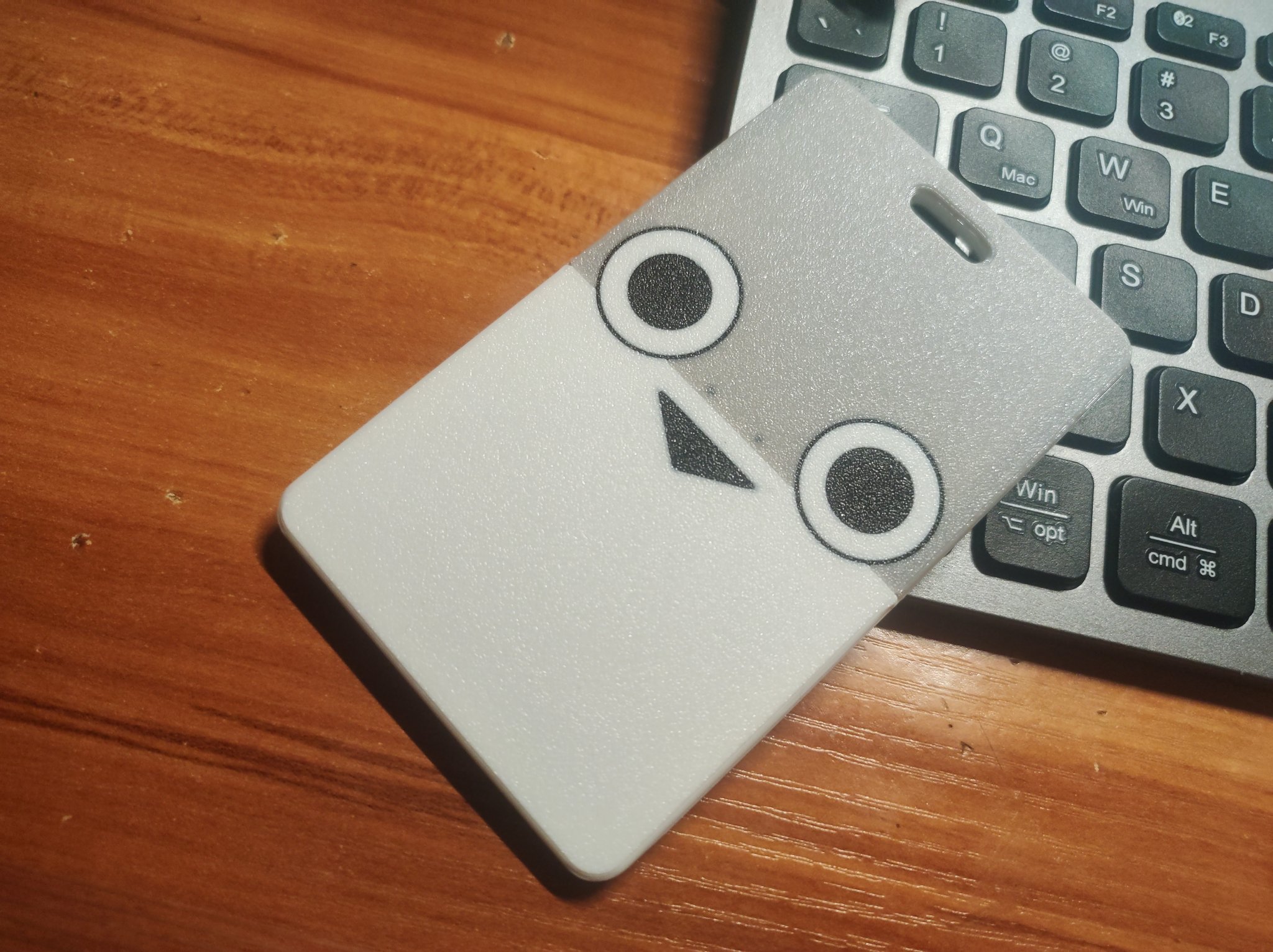 Giá đỡ thẻ ID/IC họa tiết Sakaban độc đáo