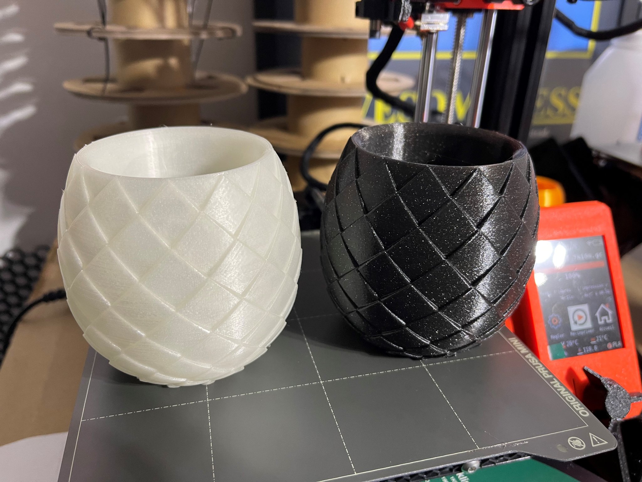 Chậu cây hình quả trứng rồng có lỗ thoát nước