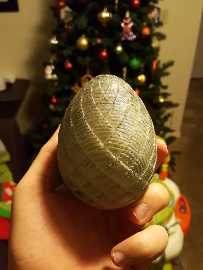 Trứng Rồng với ba phiên bản khác nhau