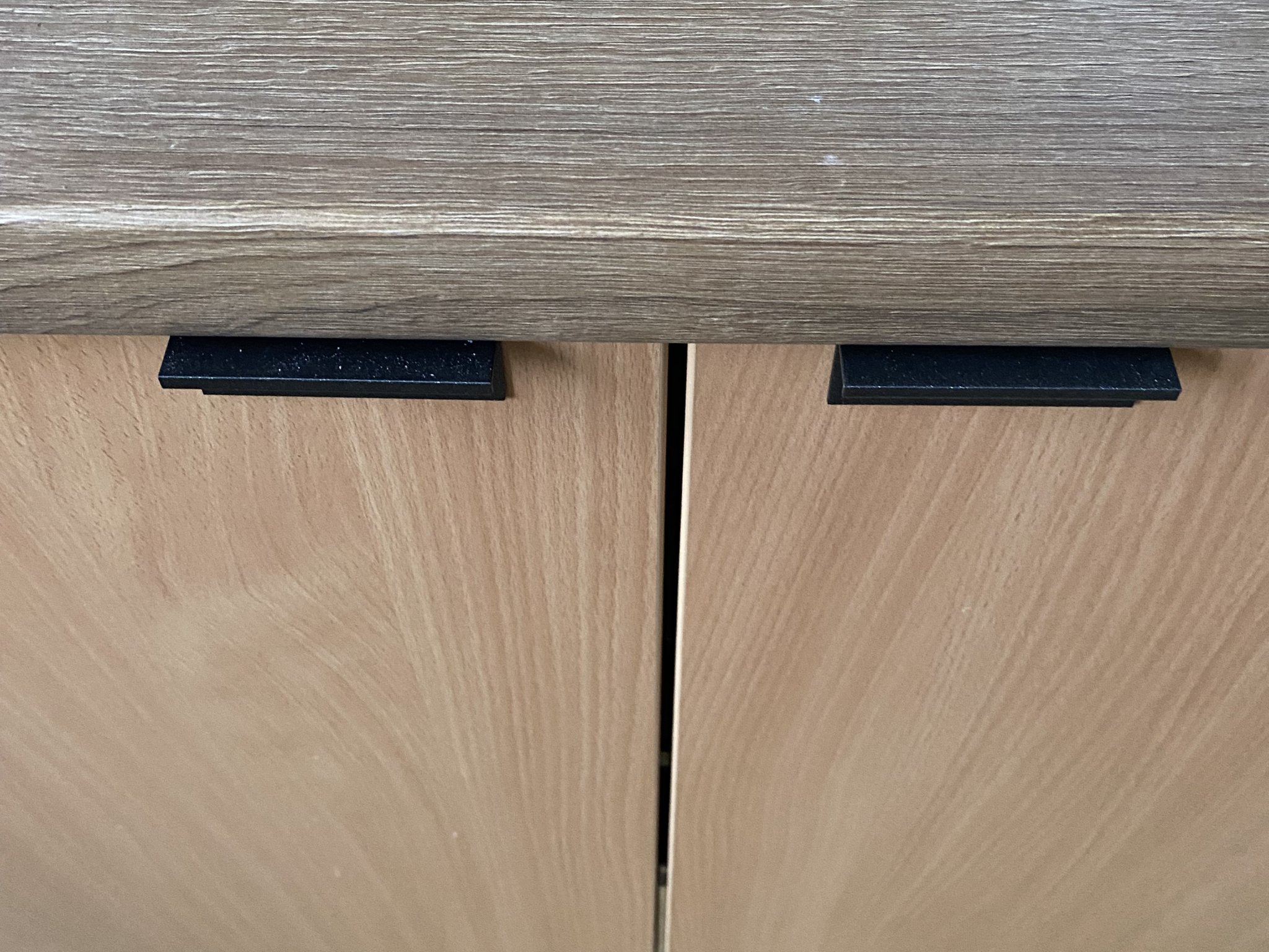 **Tay nắm cửa tủ bếp không cần khoan**