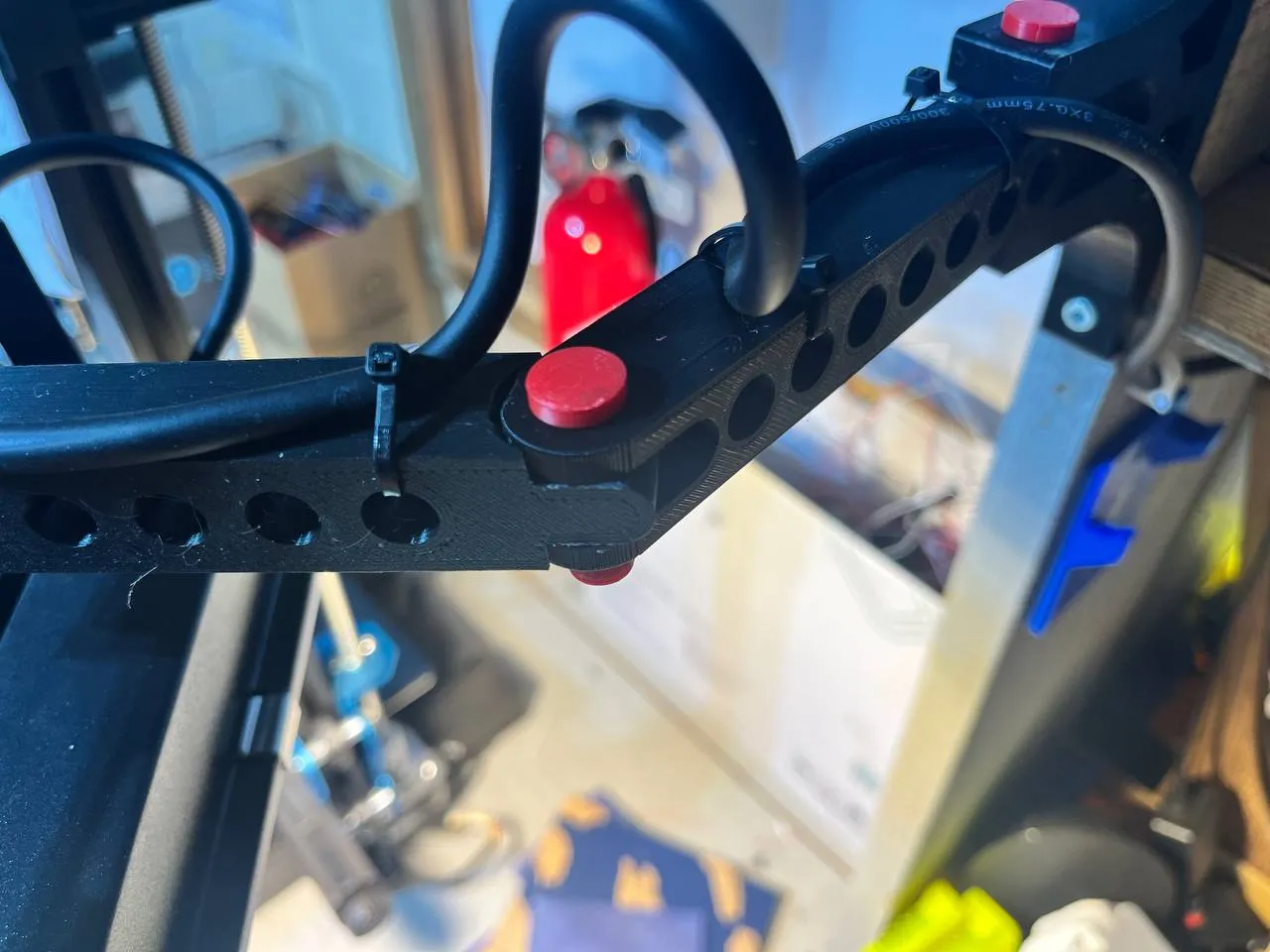 Giá đỡ đèn LED cho xưởng làm việc