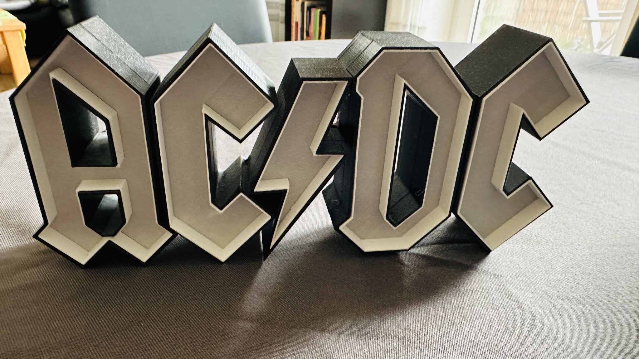 Đèn LED AC/DC điều khiển bằng nhạc