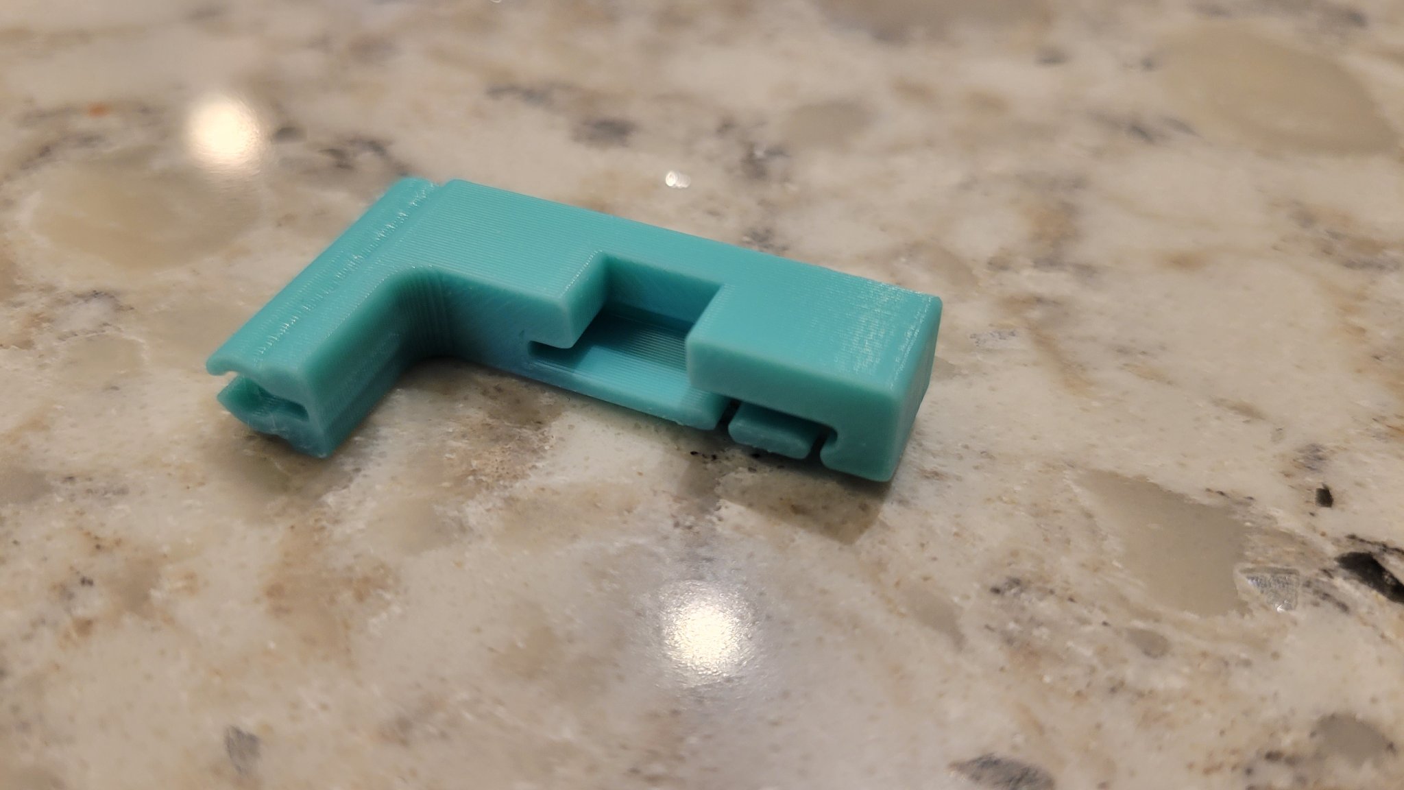 Giá đỡ cho bảng mạch micro:bit trên robot XRP