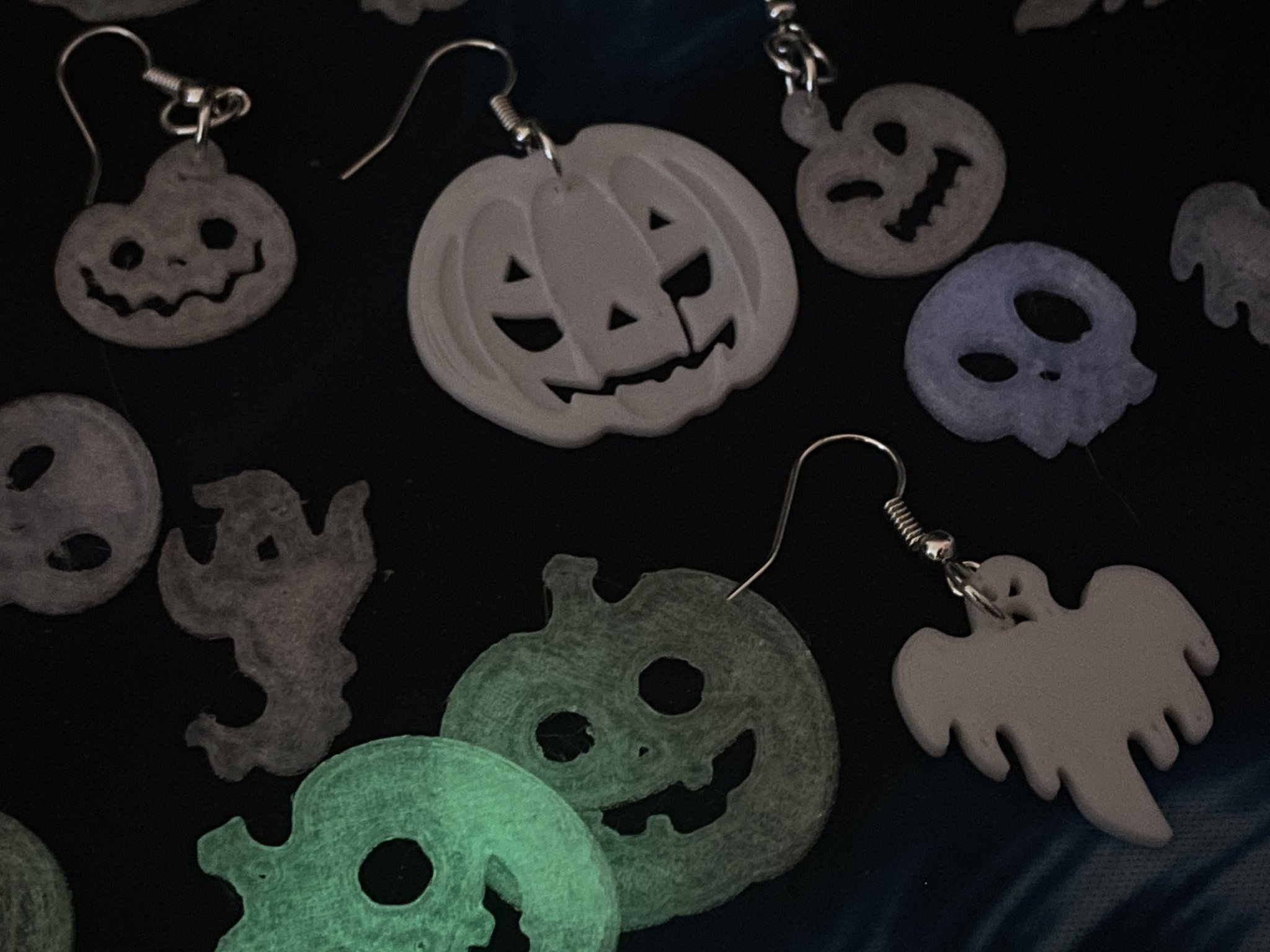 Bông tai Halloween hình bí ngô và ma quái