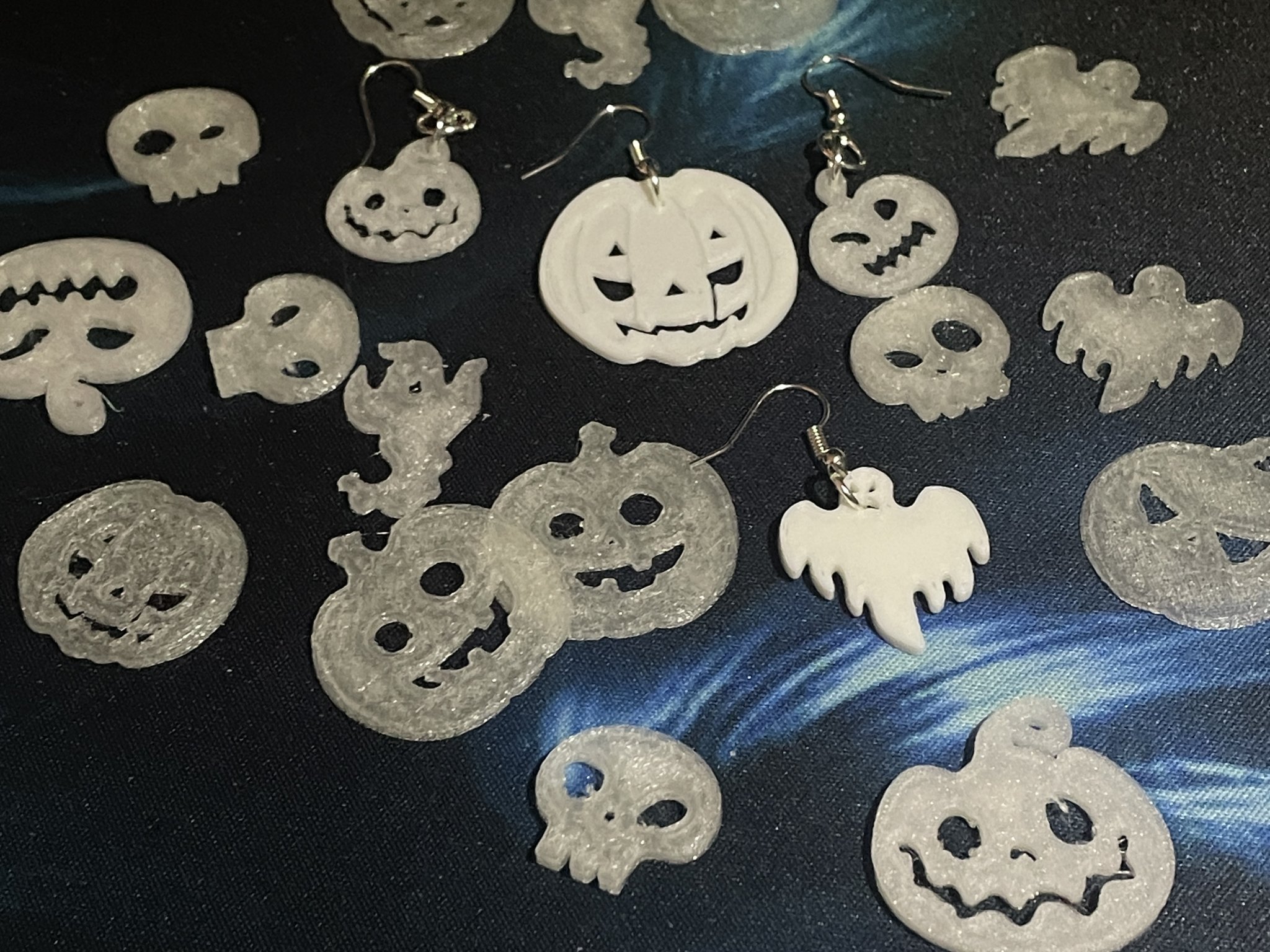 Bông tai Halloween hình bí ngô và ma quái