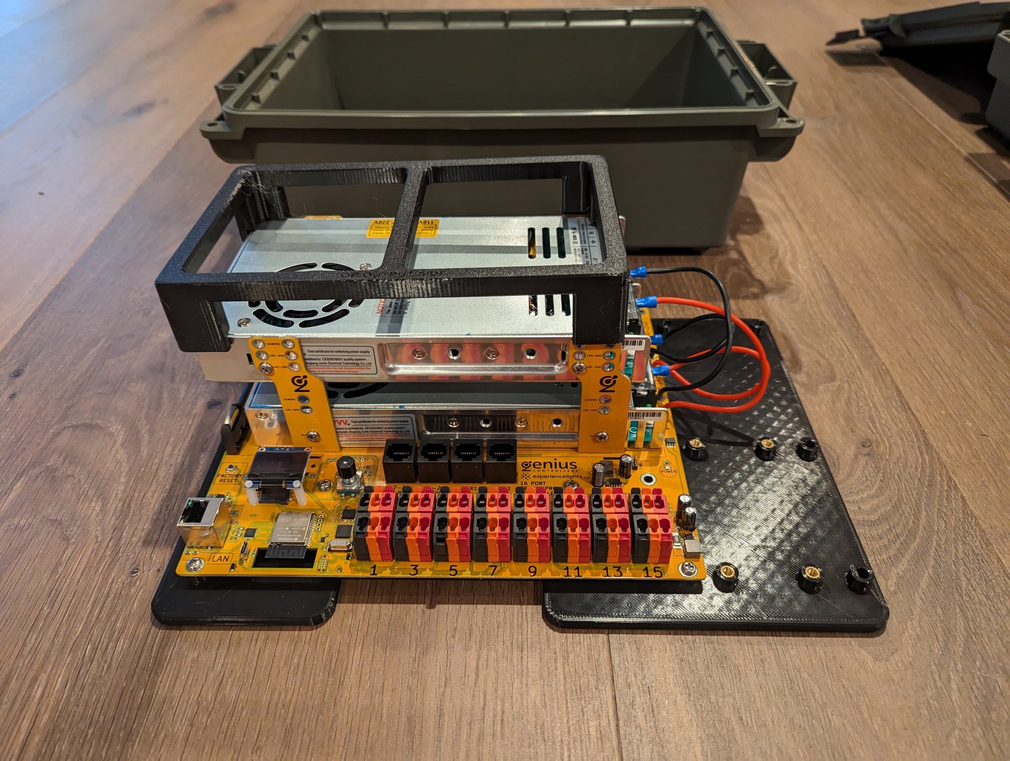 Hệ thống gắn hộp điều khiển và nhận tín hiệu Experience Li...