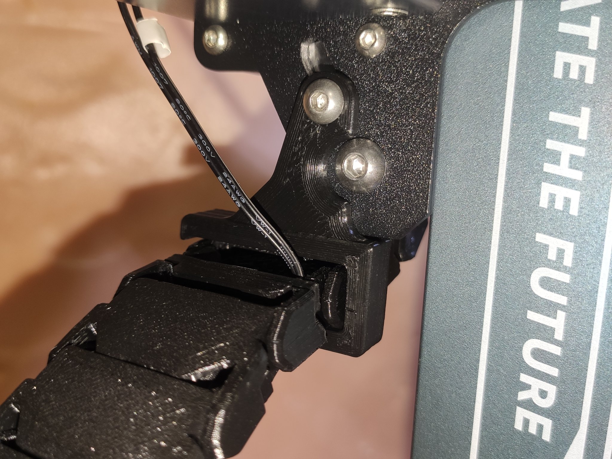 Giá đỡ cáp cho kênh Neptun 3 pro