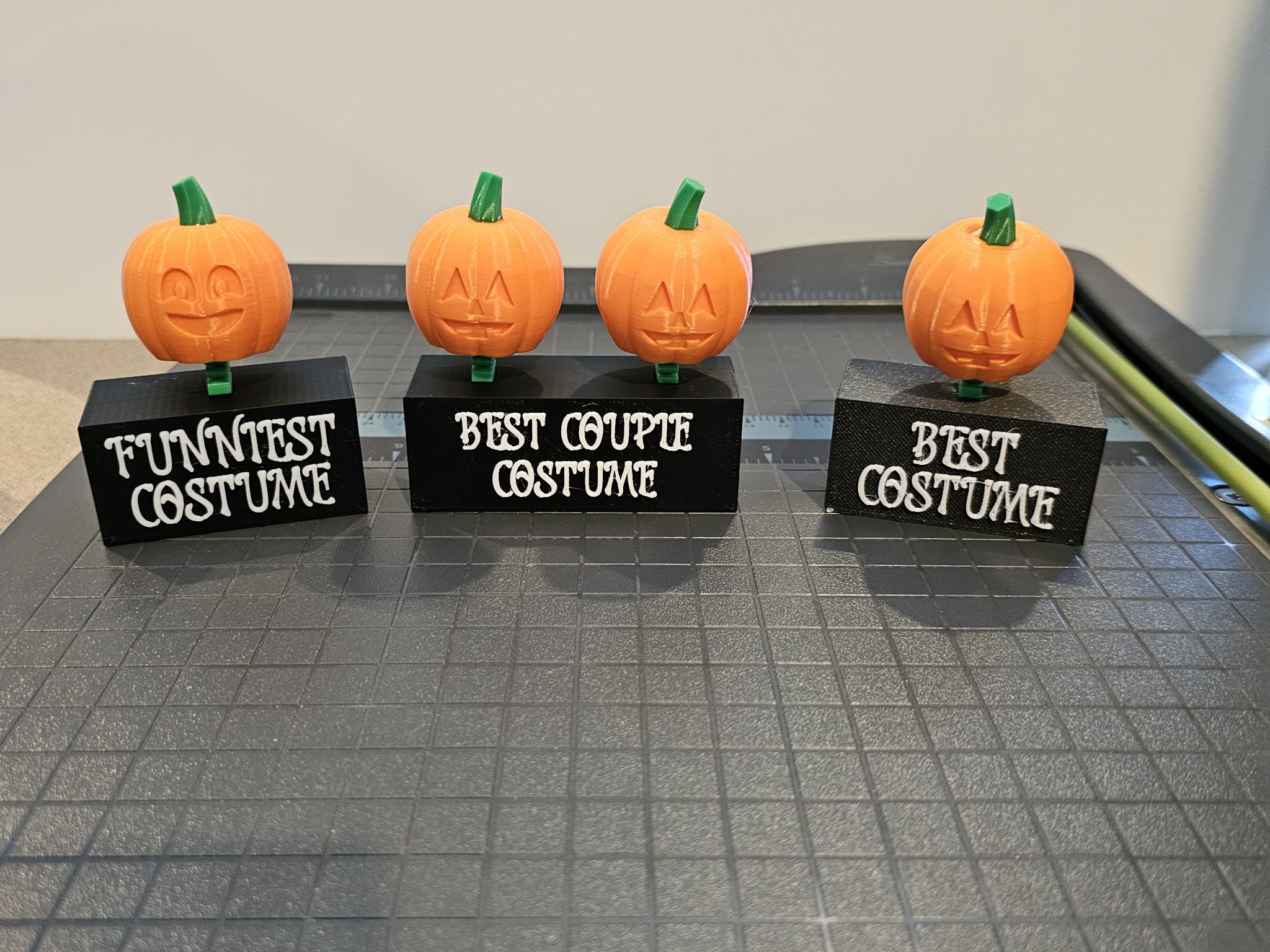 Cơ sở giải thưởng Halloween cho Bobblehead Jack-o'-lanterns