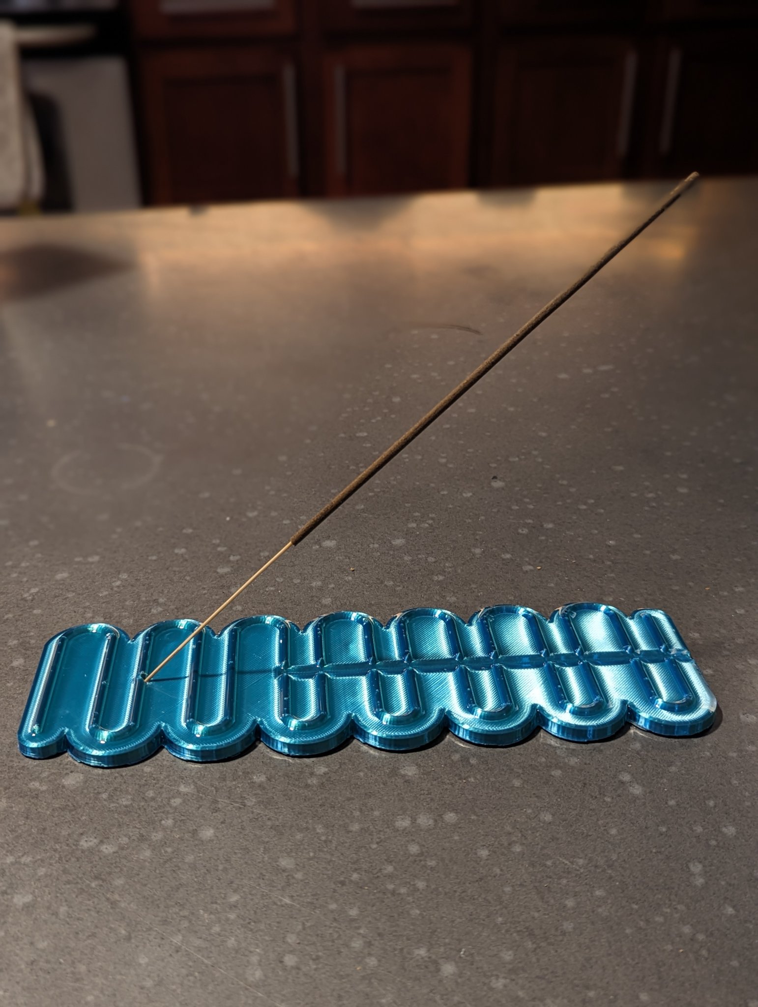 Giá đỡ nhang phong cách hiện đại