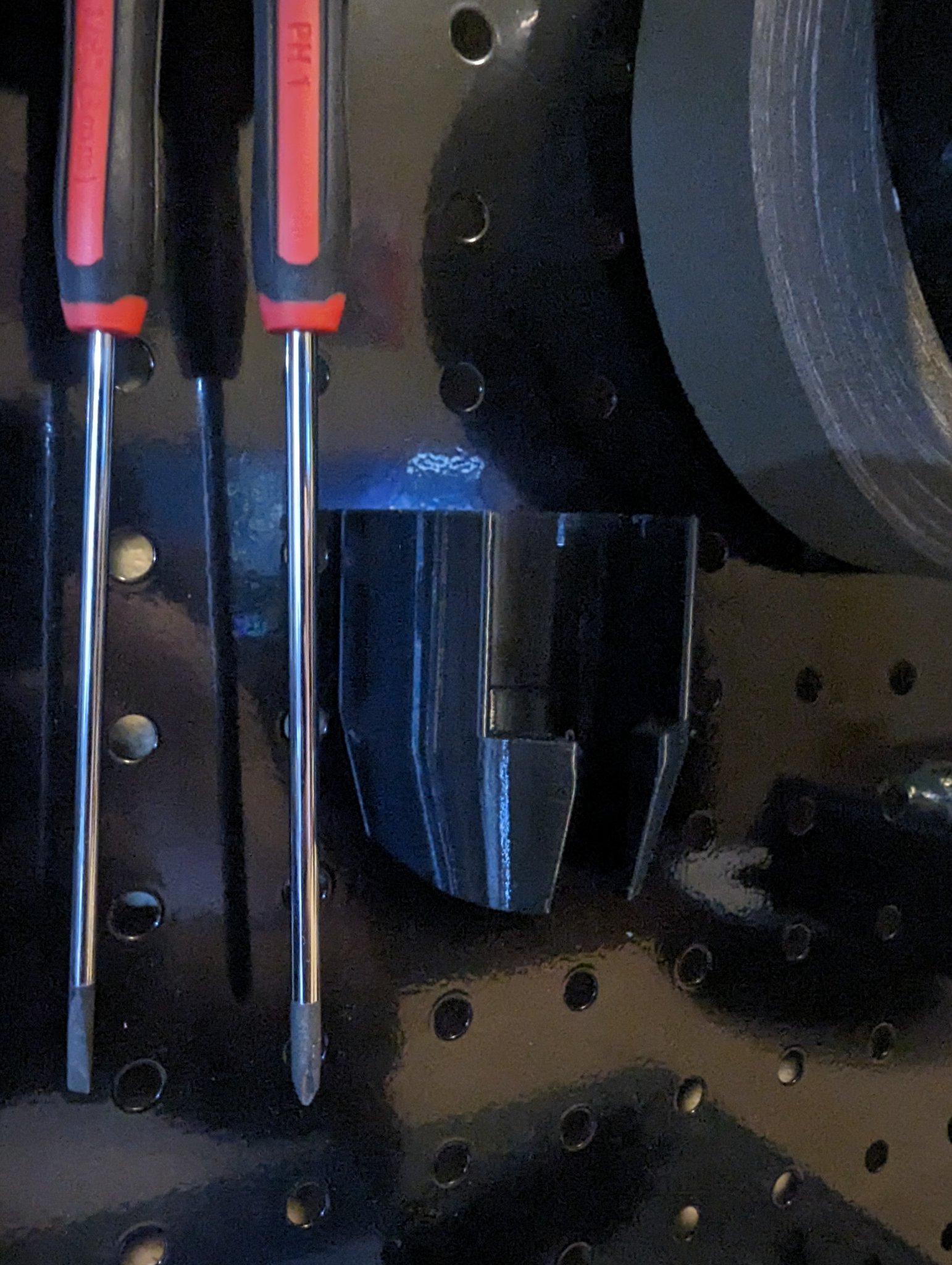 Giá đỡ kẹp cho tua vít Kobalt Dual Drive trên bảng treo