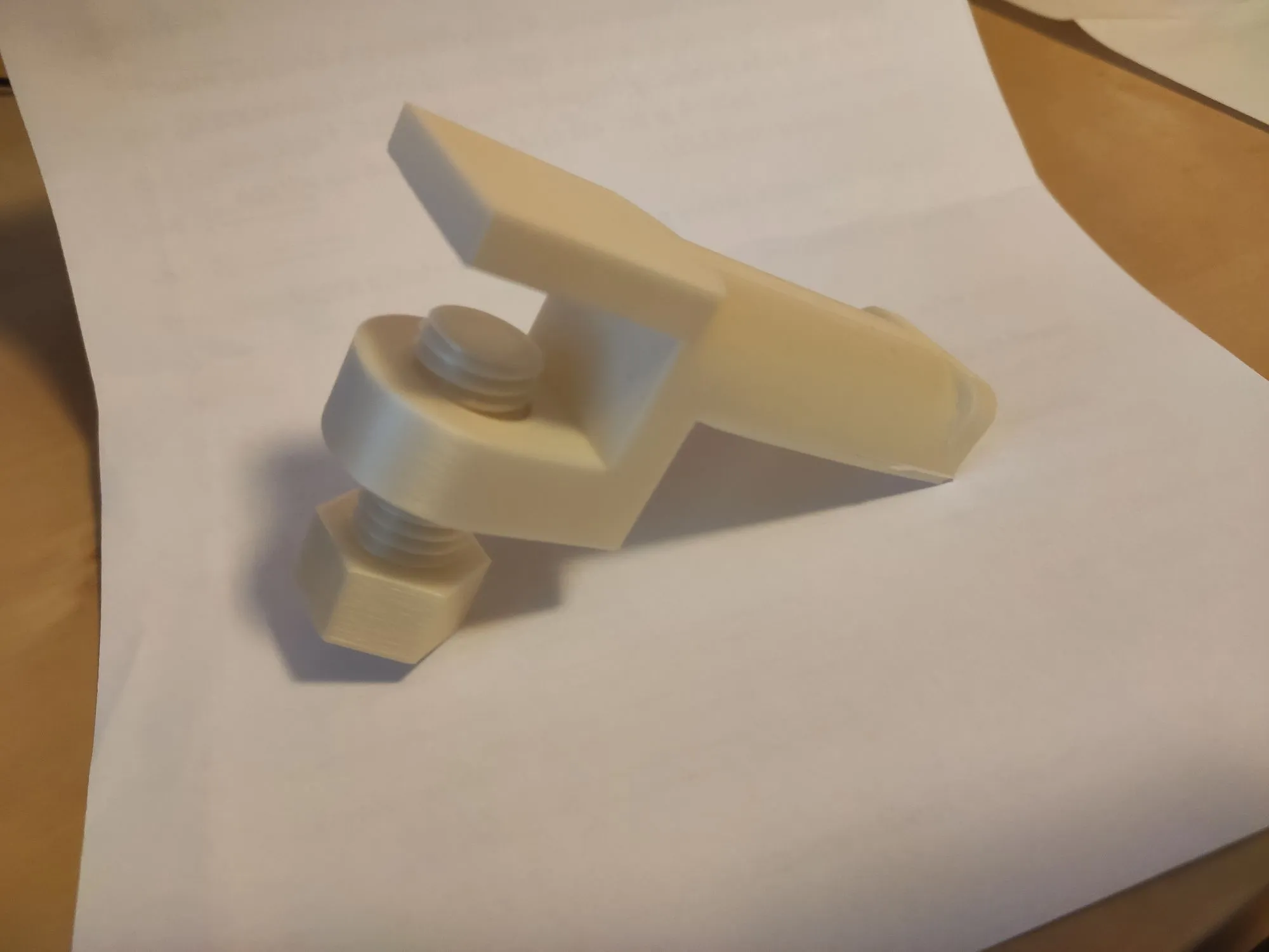 Giá đỡ tai nghe đa năng với không gian rộng rãi hơn