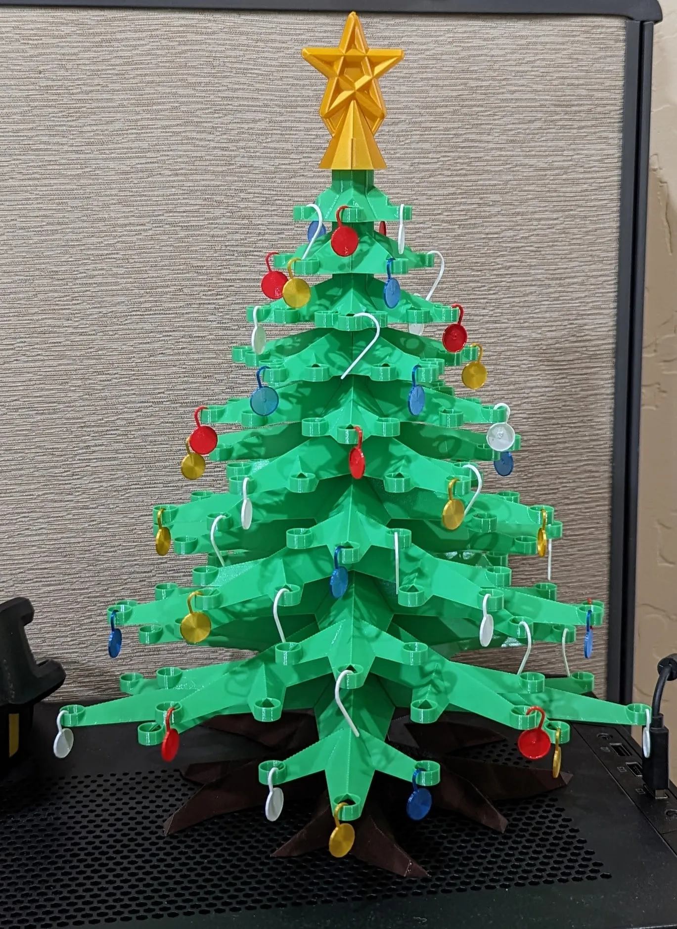 Cây thông Giáng sinh chức năng treo đồ trang trí