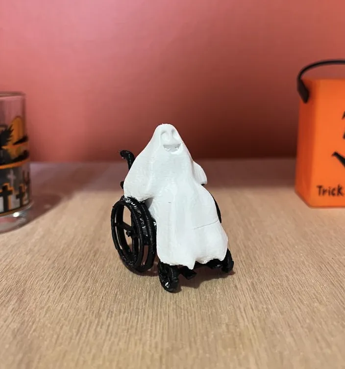 Những hồn ma ngồi xe lăn và chống nạng