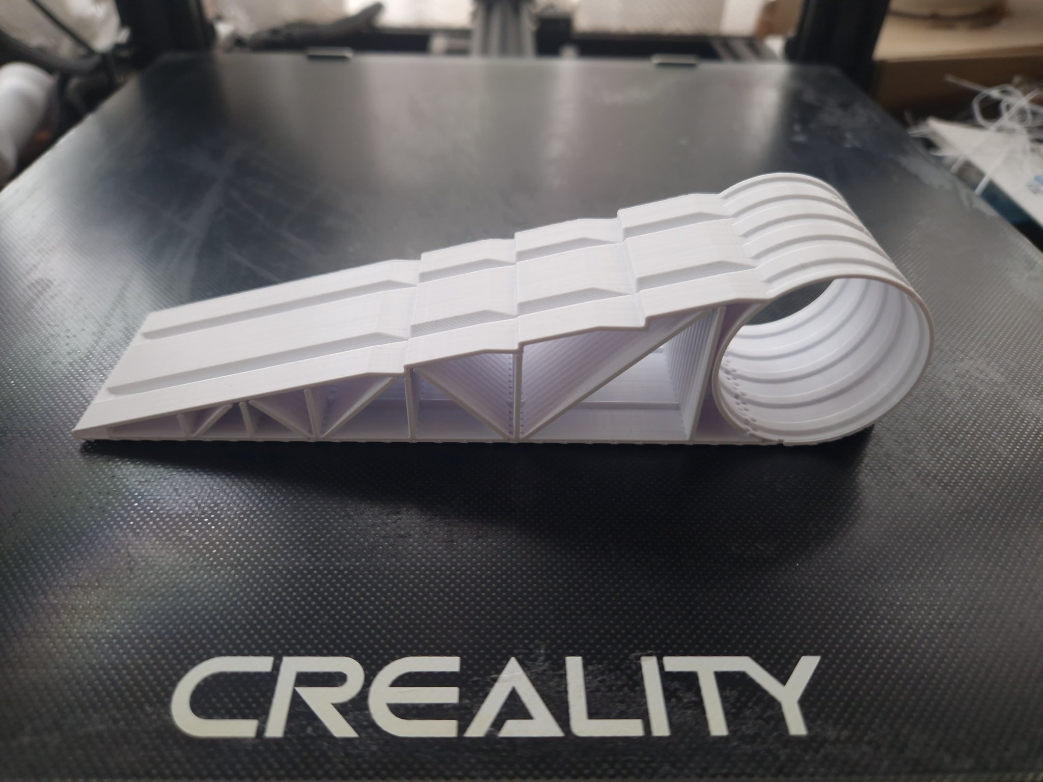 Cái chặn cửa hình bình hoa chế tạo từ trục đơn giản