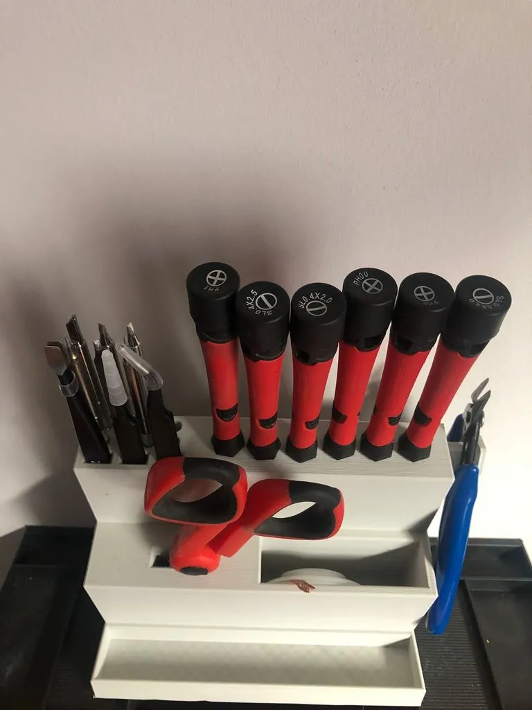 Giá đỡ cho các loại tua vít và dụng cụ cắt chính xác