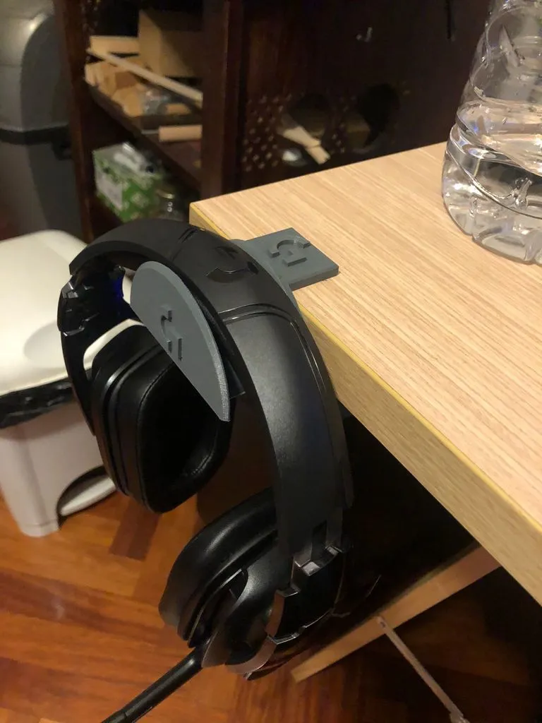 Giá đỡ tai nghe Logitech cho bàn 30mm và 16mm