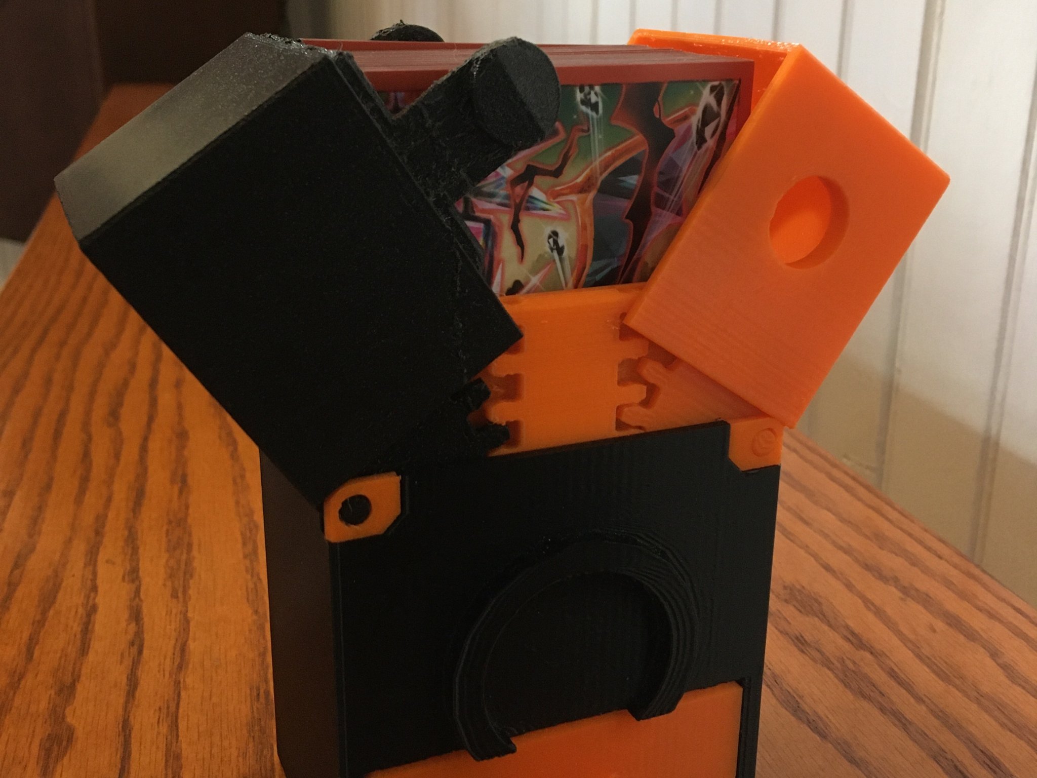 Hộp đựng thẻ Pokémon có bánh răng cho 60 thẻ