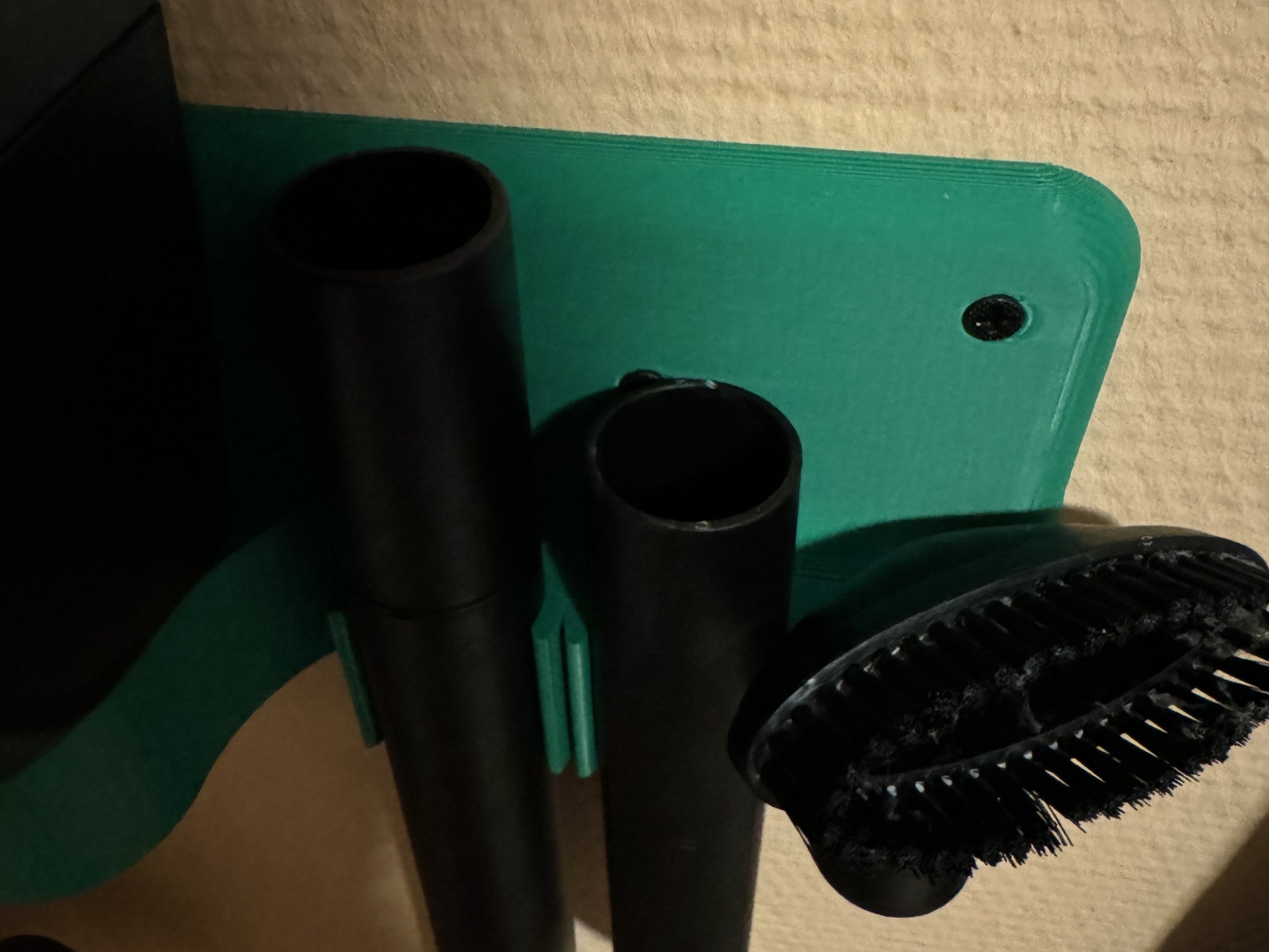 Giá đỡ treo tường cho máy hút bụi Bosch UniversalVac 18