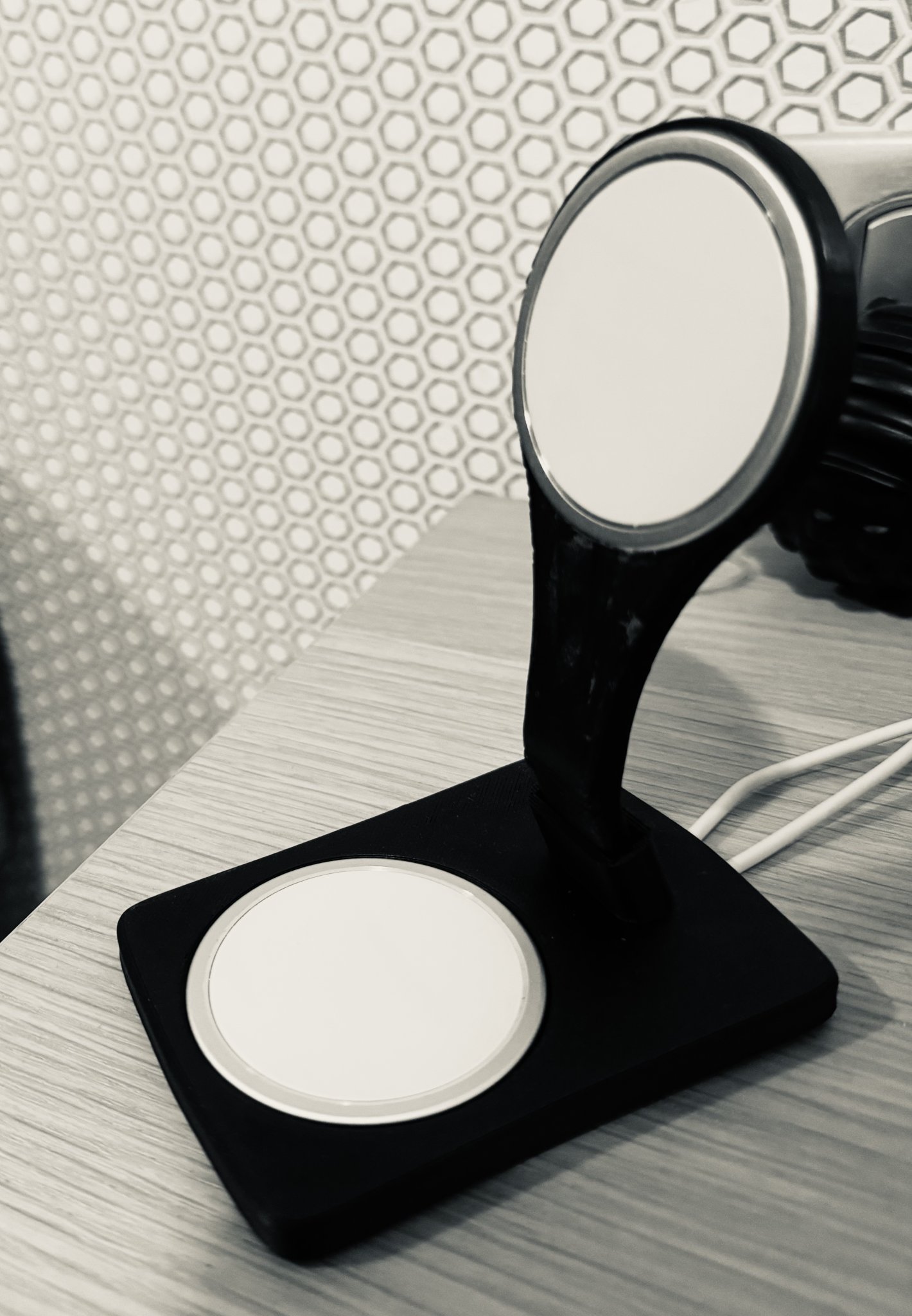 Giá đỡ sạc MagSafe cho iPhone và AirPods V2