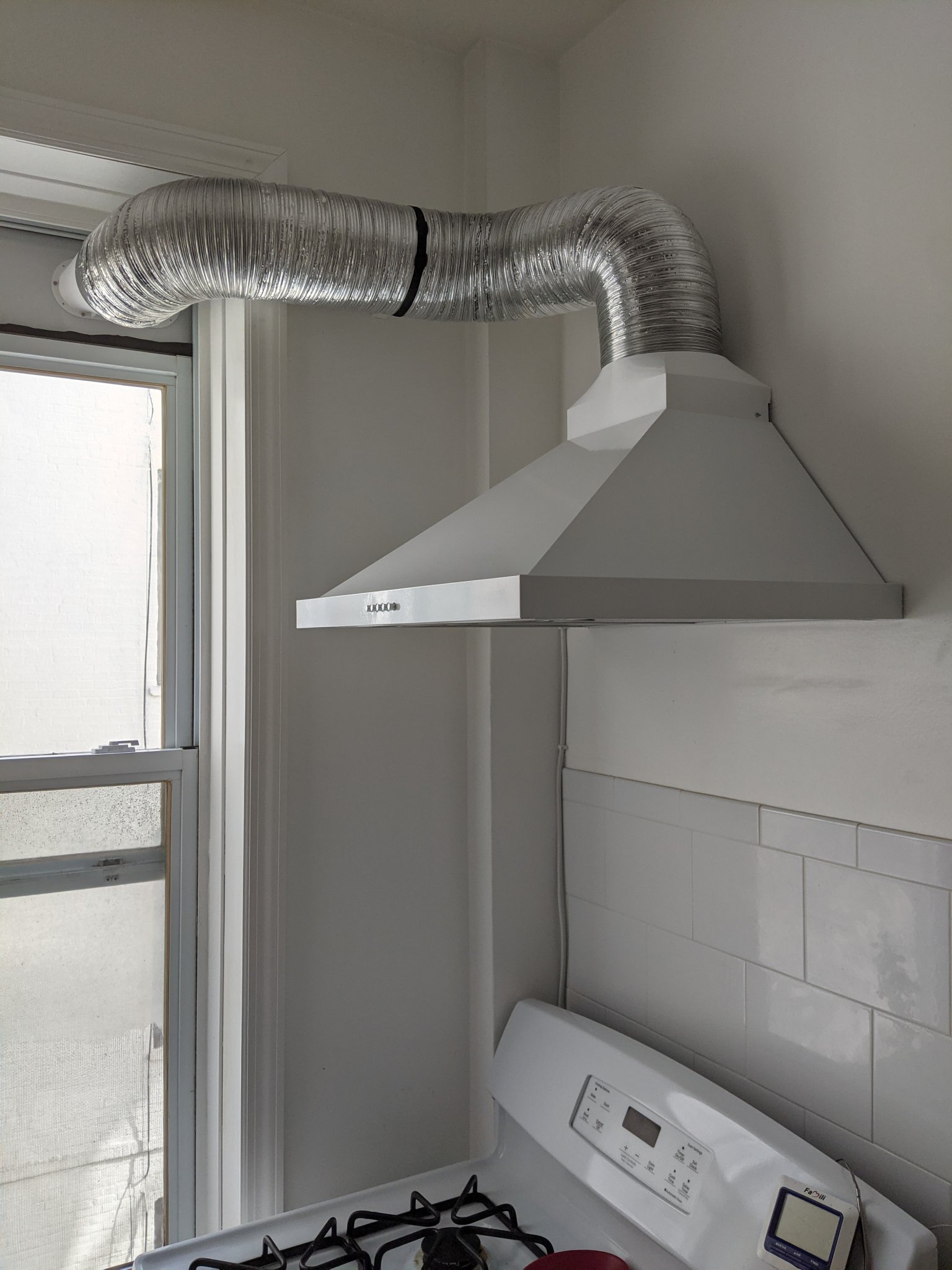 Giá đỡ lắp tường cho ống gió 6 inch