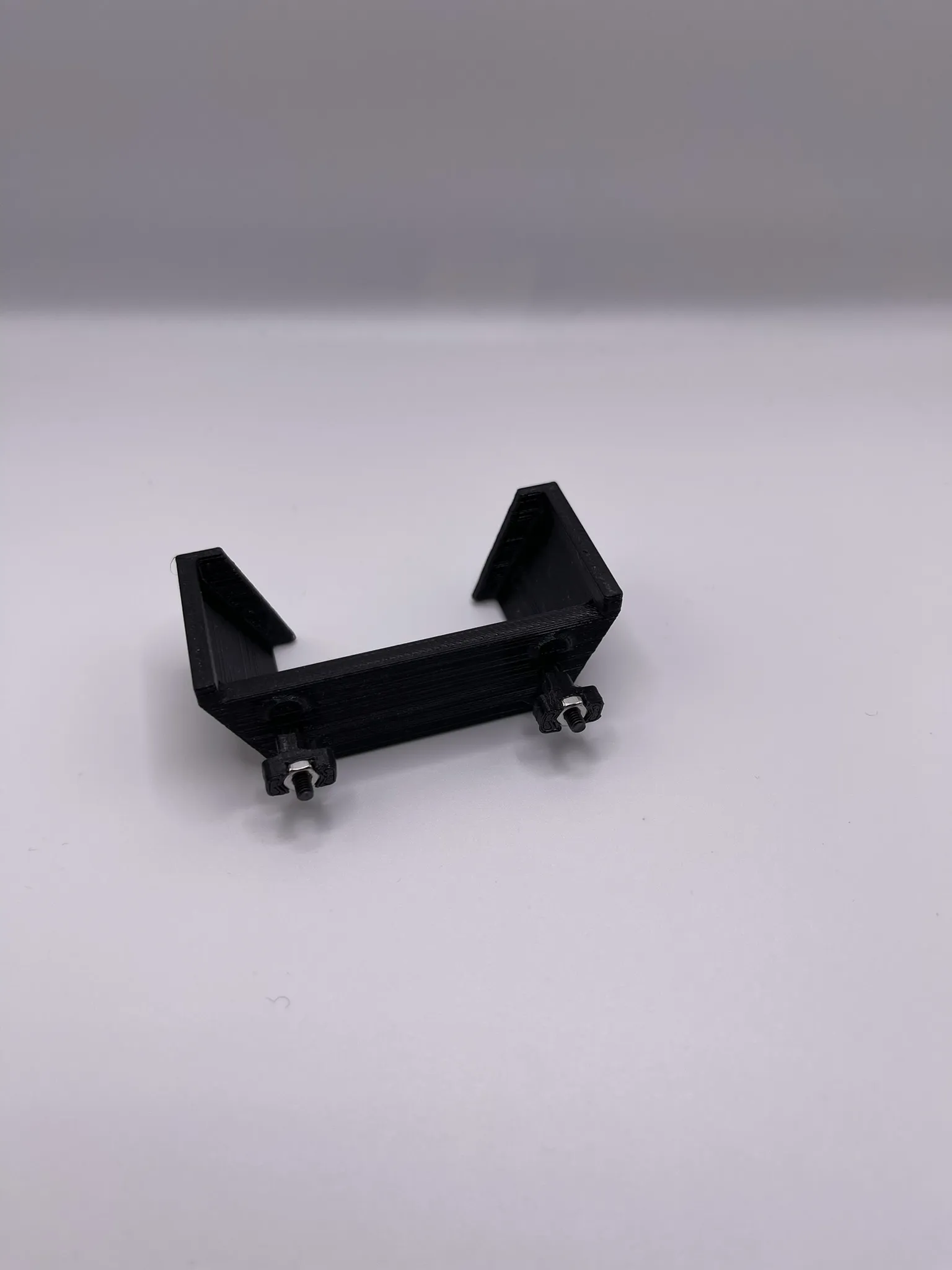 Giá đỡ cho Kéo và Tách Dây Klein trên bảng Skadis