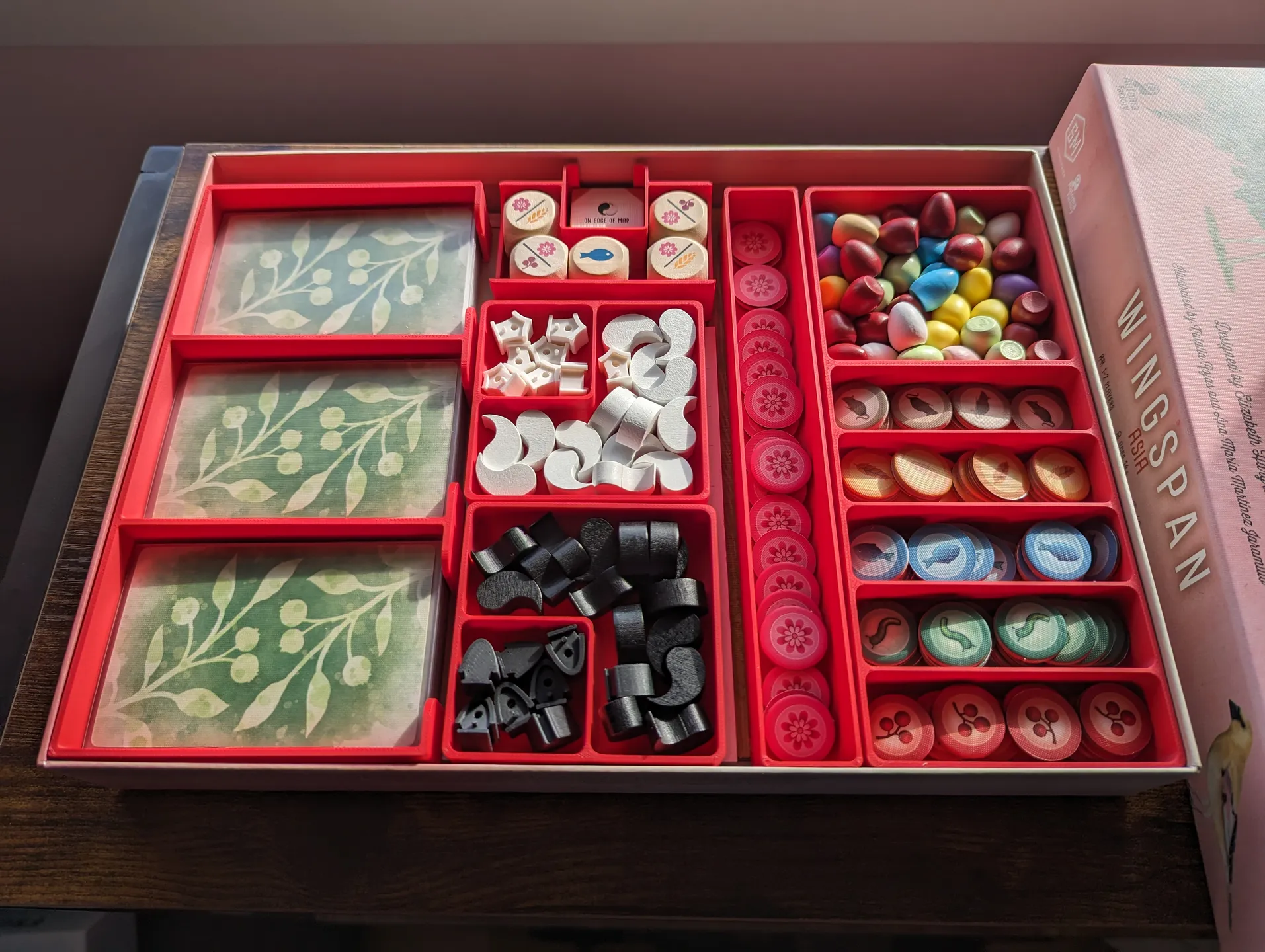 Bộ phụ kiện Wingspan Asia với khay nectar và khay thẻ lớn hơn