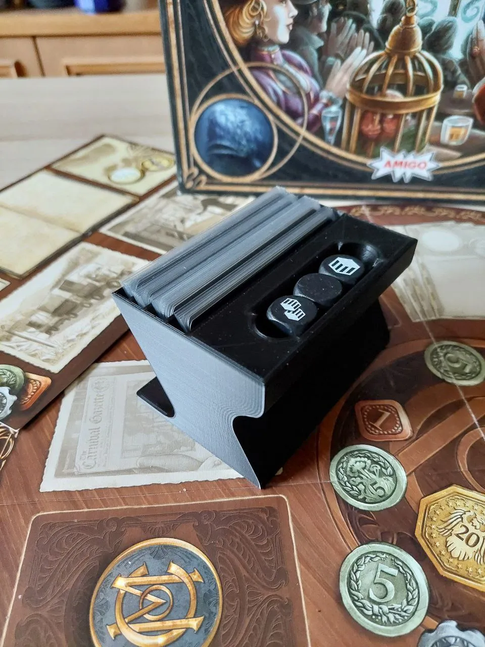 Tổ chức trò chơi Carnival of Monsters tiện lợi và gọn nhẹ