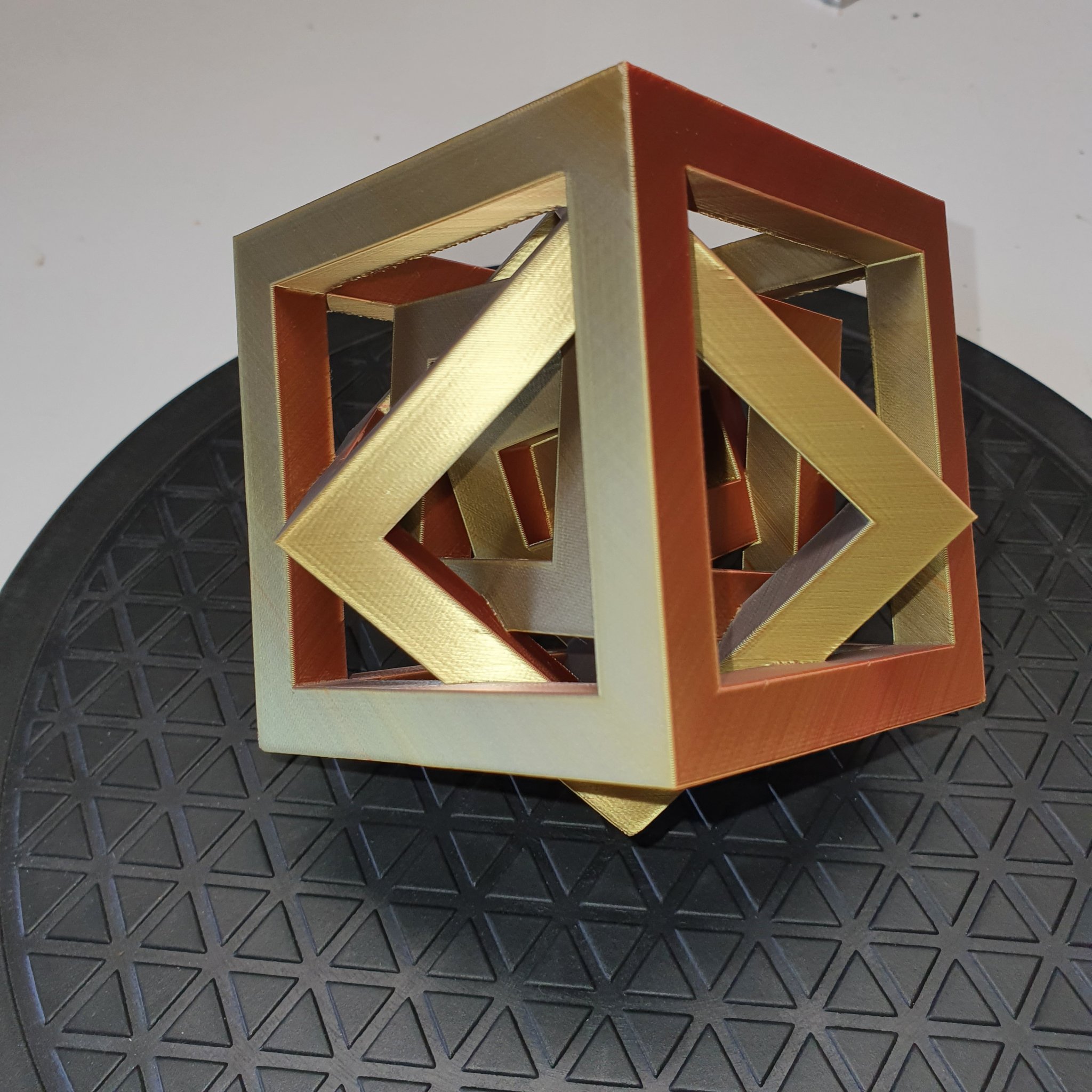 Điêu khắc 3D khung lập phương trong khung lập phương