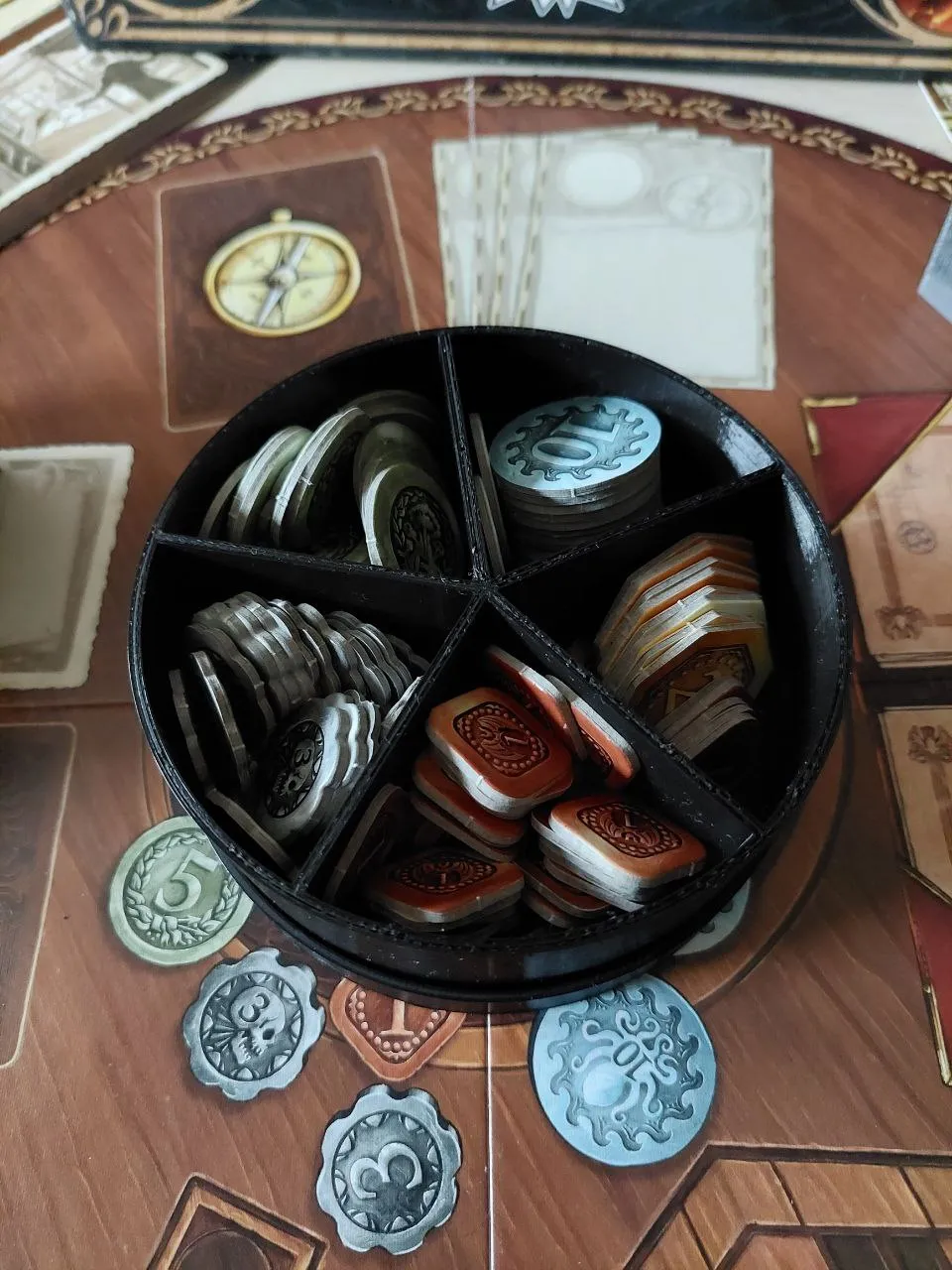 Tổ chức trò chơi Carnival of Monsters tiện lợi và gọn nhẹ