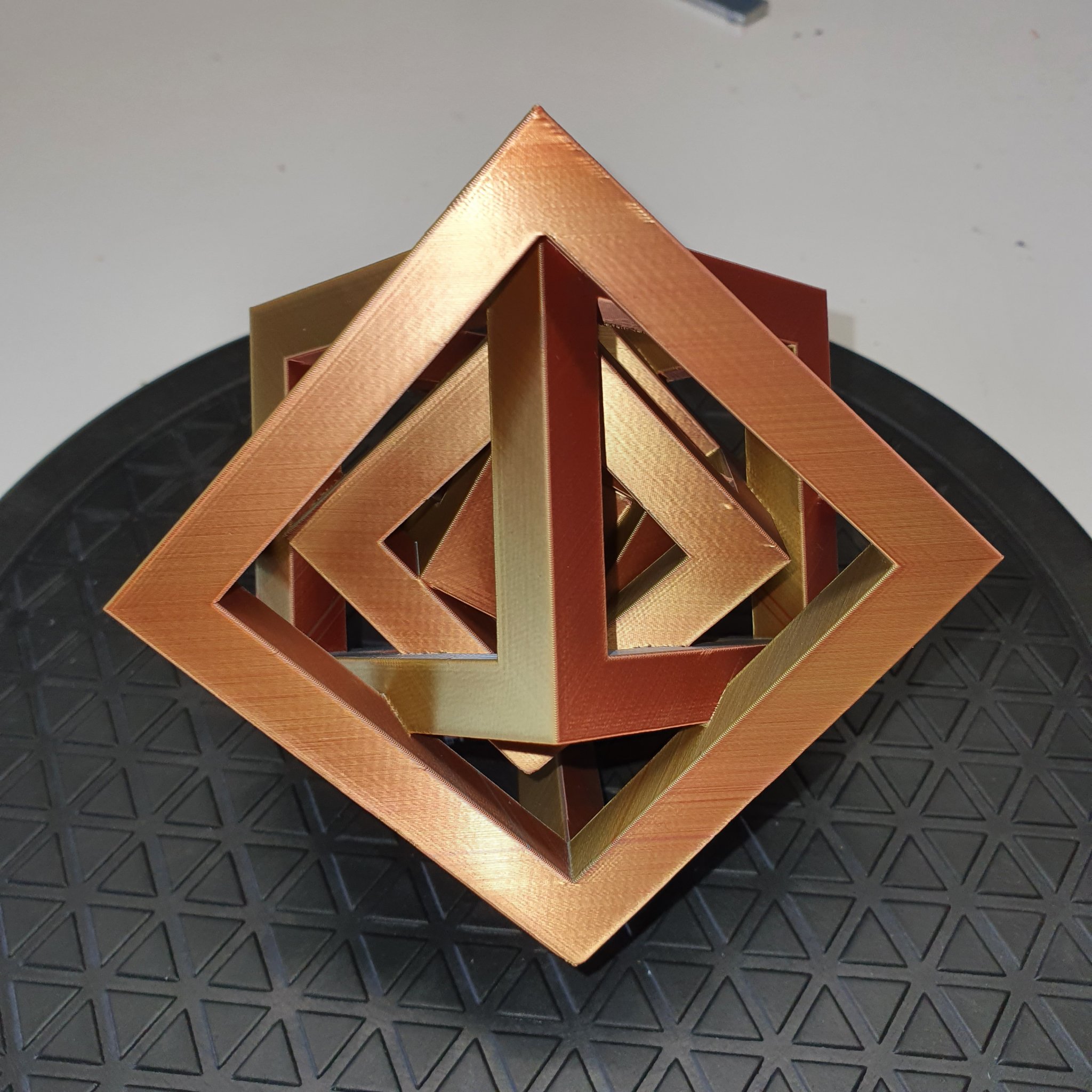 Điêu khắc 3D khung lập phương trong khung lập phương