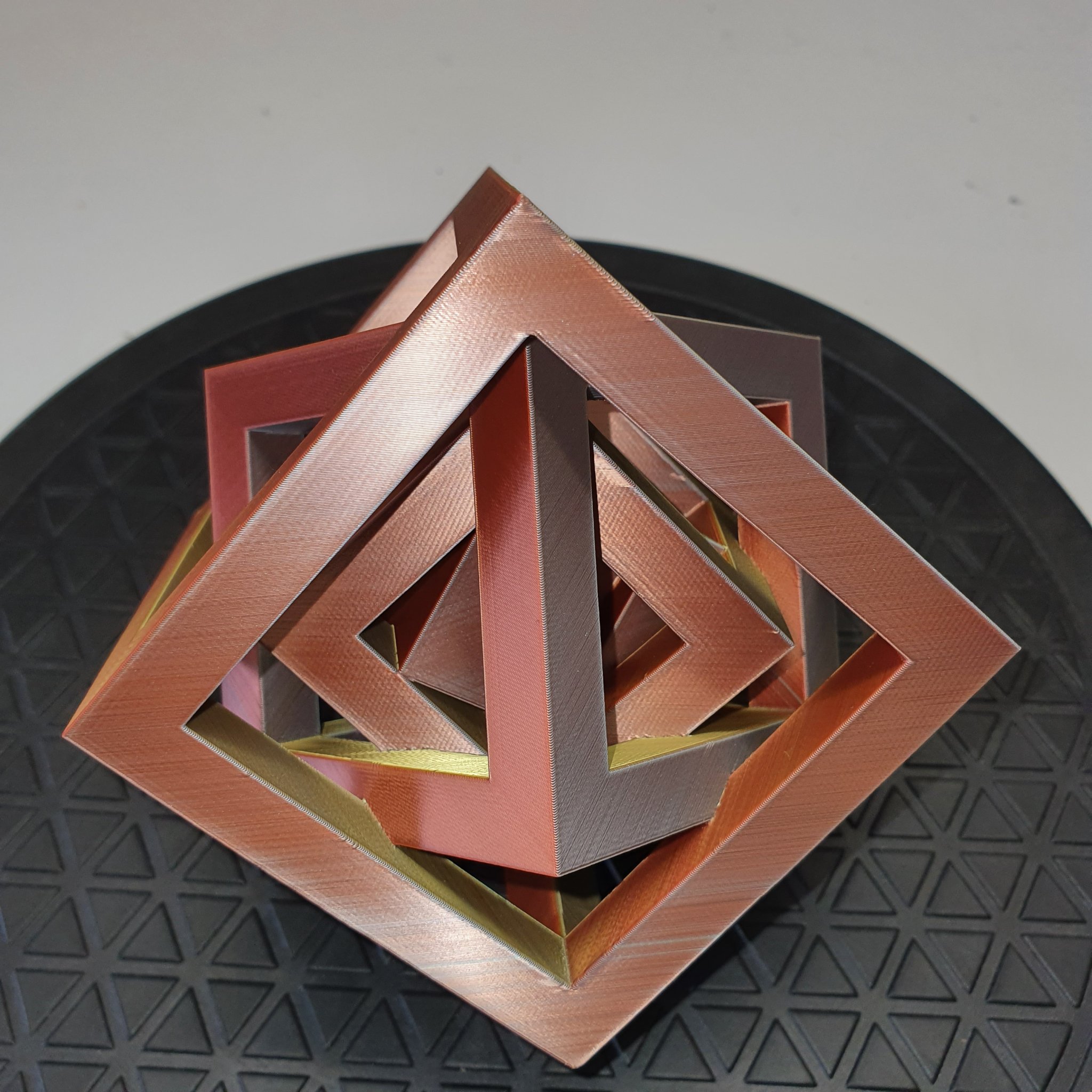 Điêu khắc 3D khung lập phương trong khung lập phương