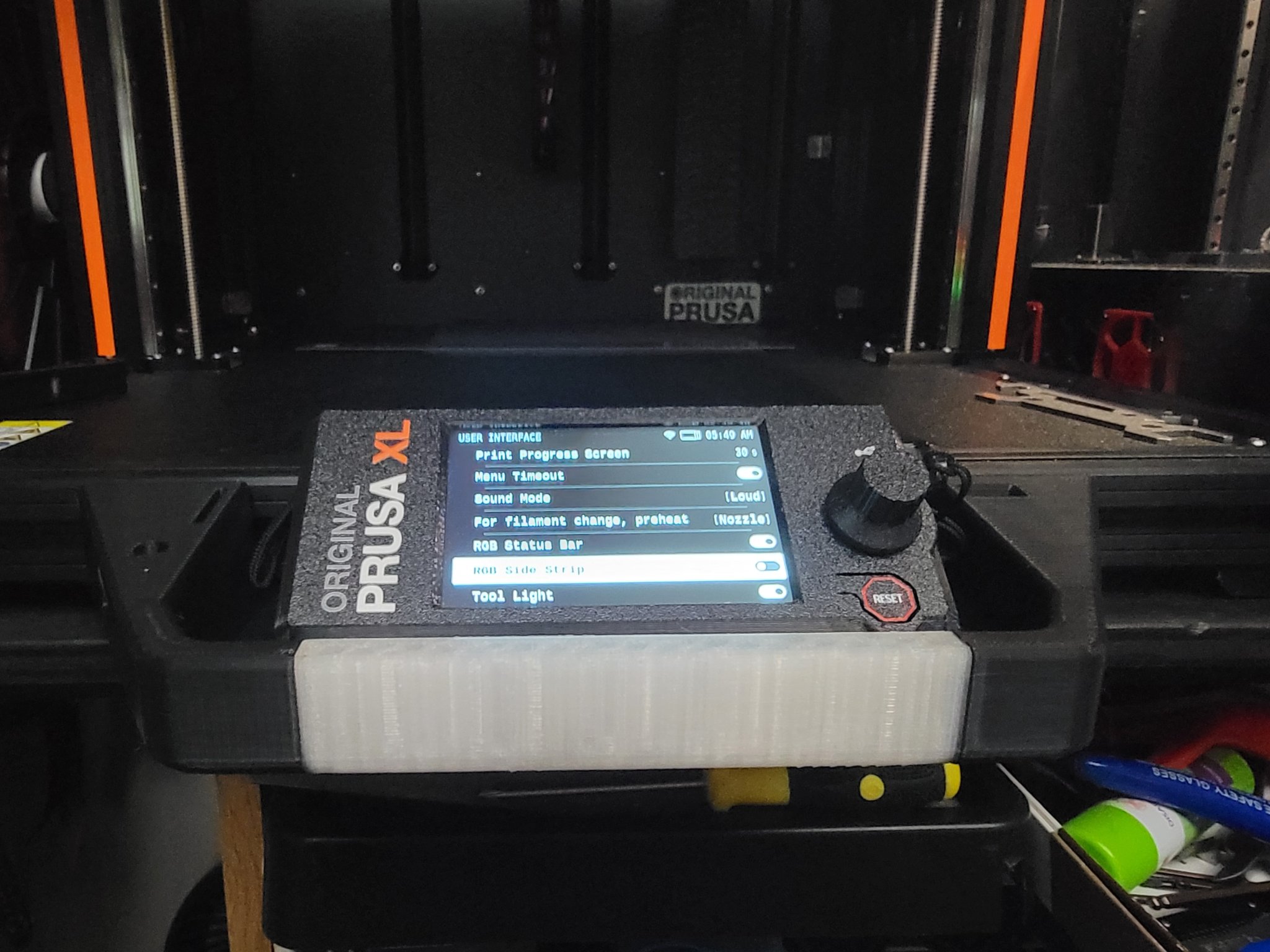 Bộ bảo vệ màn hình Prusa XL của Guym với đèn LED xuyên sáng