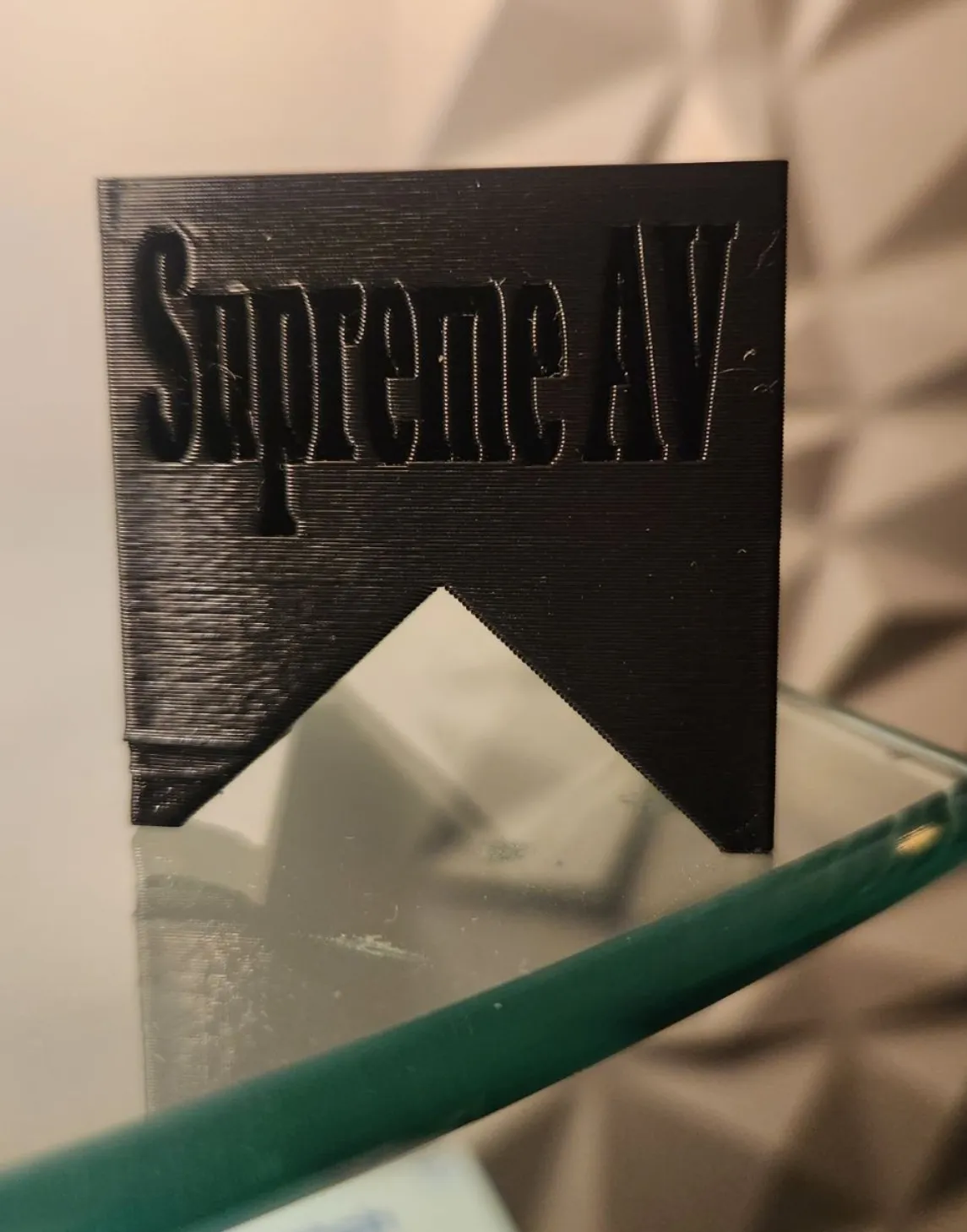 Giá đỡ cáp AV giúp nâng cáp khỏi mặt đất